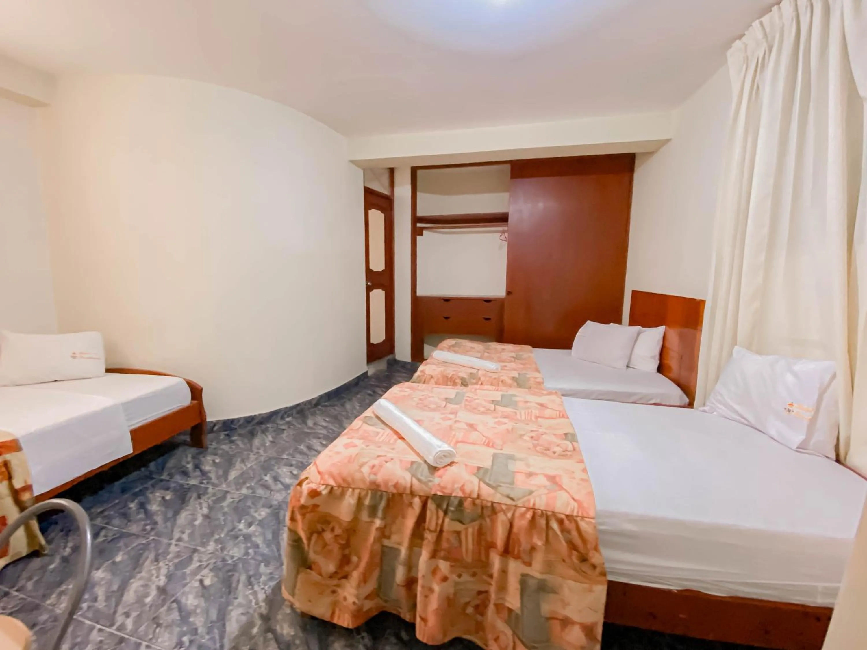 Photo of the whole room, Bed in Hotel Presidencial