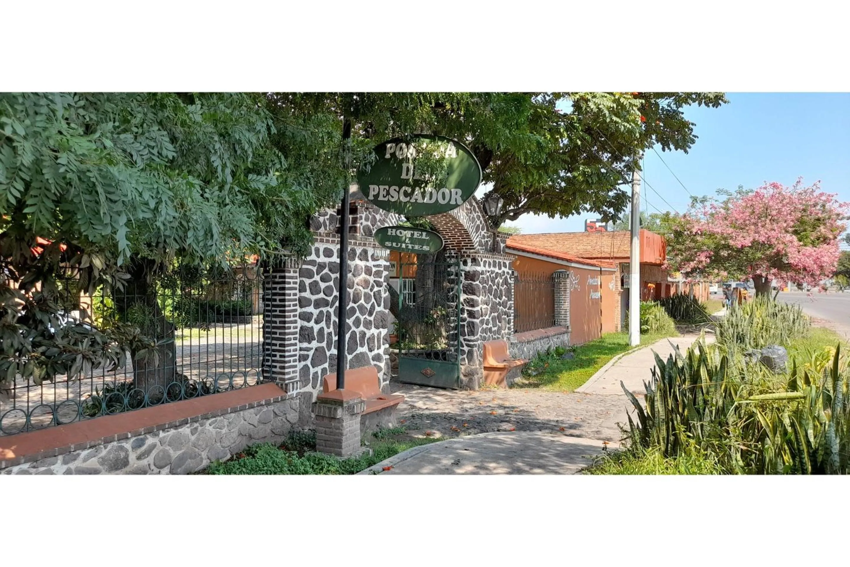 Facade/entrance in Capital O Posada Del Pescador Jocotepec