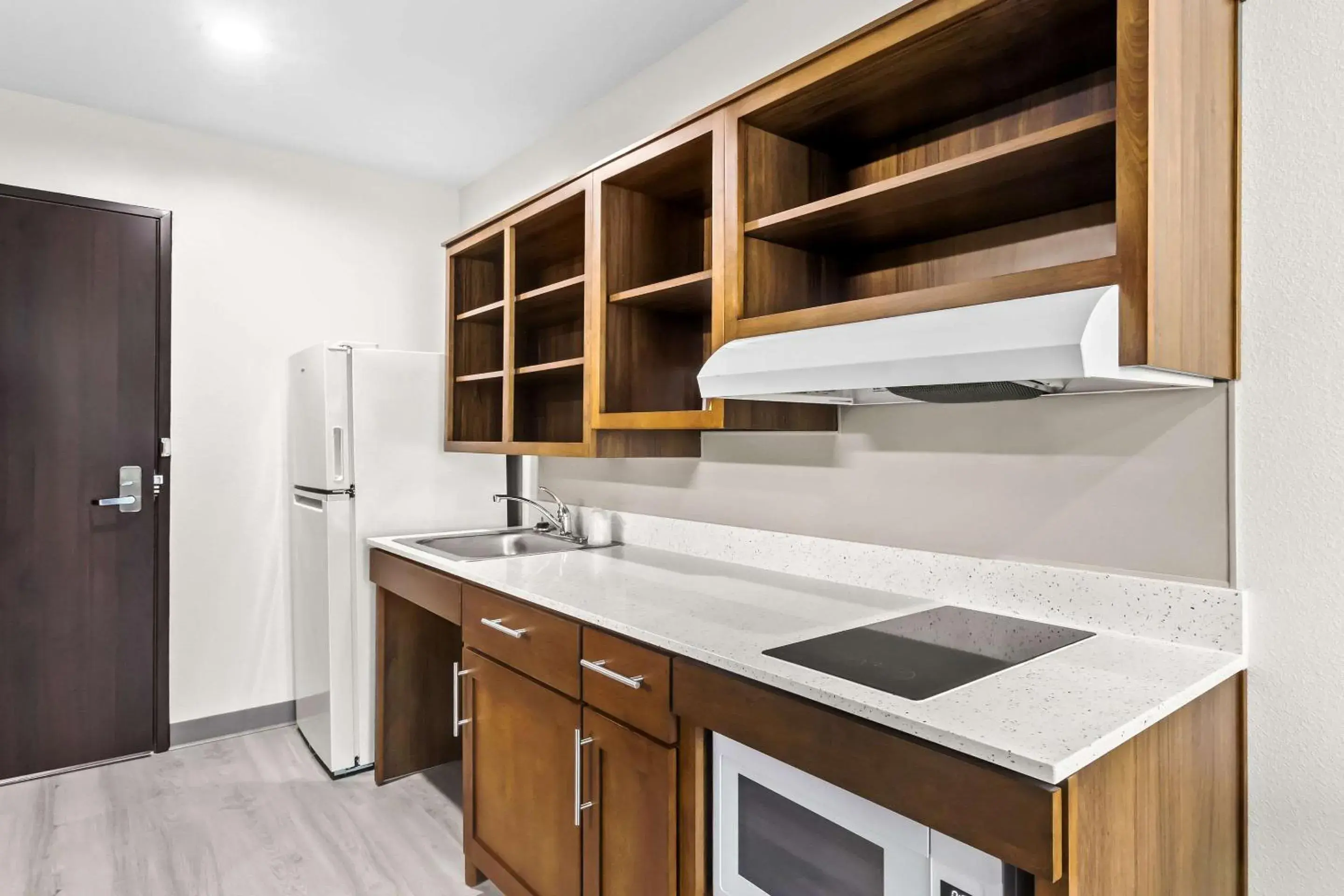 Queen Suite with Roll-In Shower - Disability Access/Non Smoking in WoodSpring Suites South Houston Hobby Queen Suite with Roll-In Shower - Disability Access/Non Smoking in WoodSpring Suites South Houston Hobby