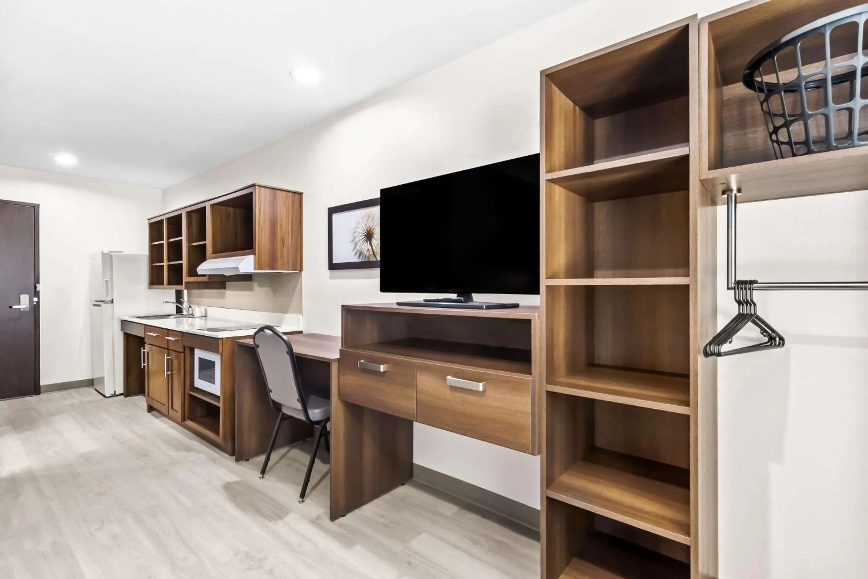 King Suite with Sofa - Disability Access/Non Smoking in WoodSpring Suites South Houston Hobby