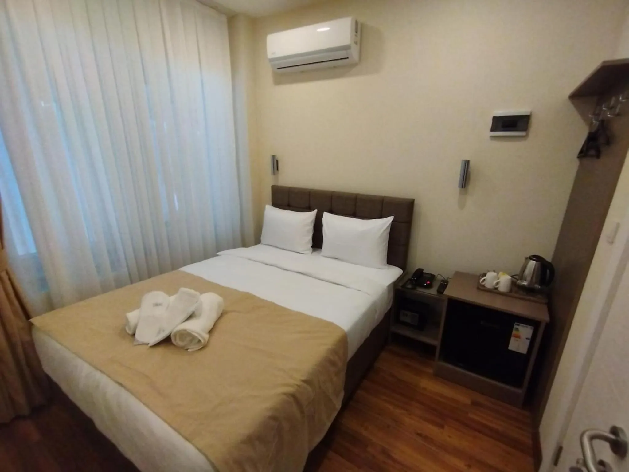 Photo of the whole room, Bed in Taksim Nacre 360 Suit