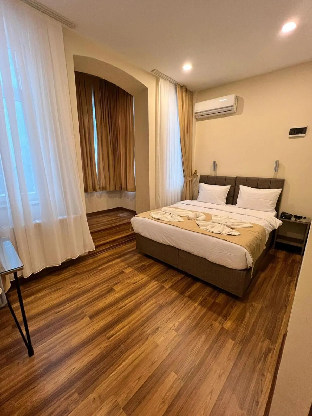 Bed in Taksim Nacre 360 Suit