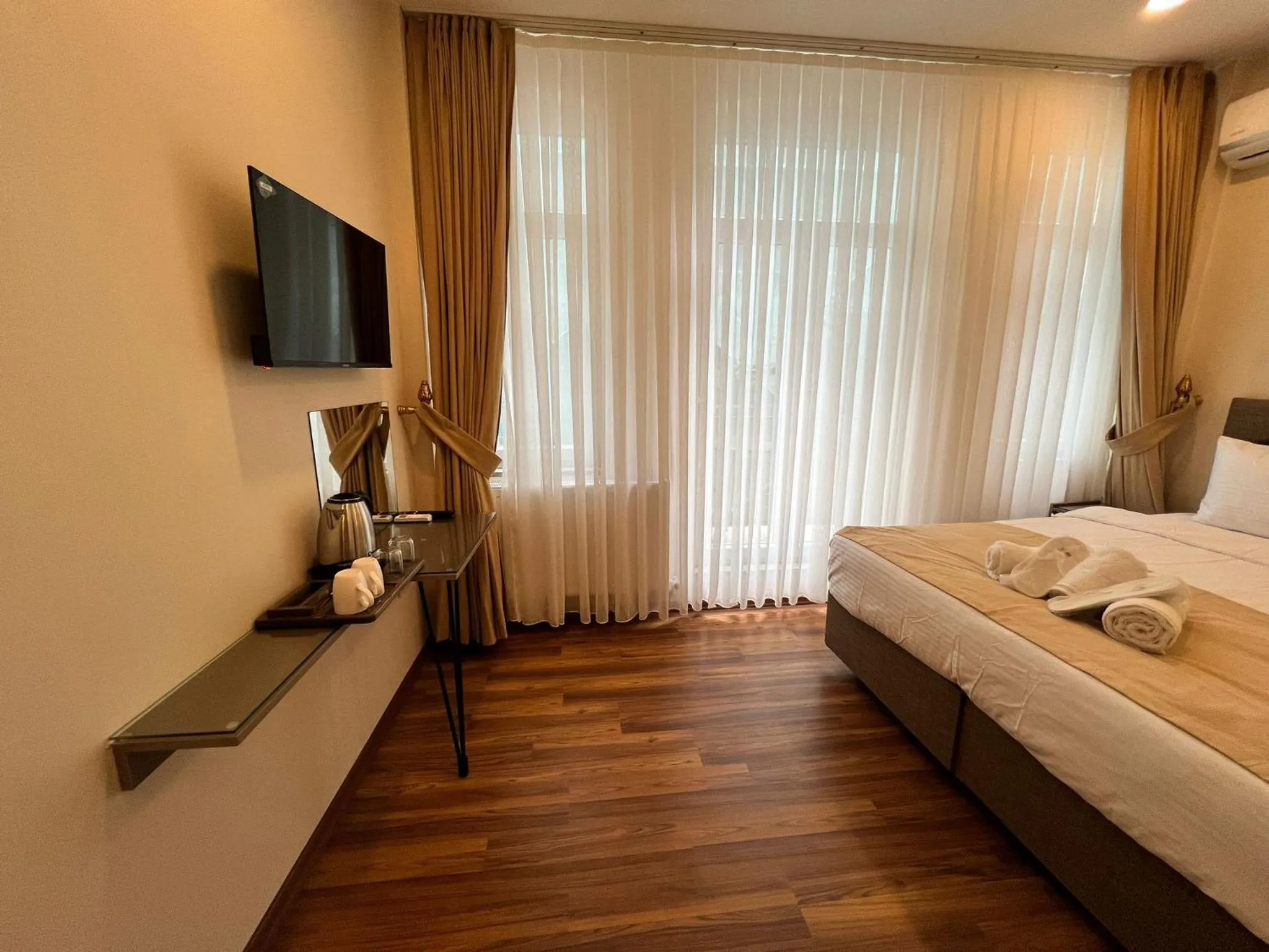 Bed in Taksim Nacre 360 Suit