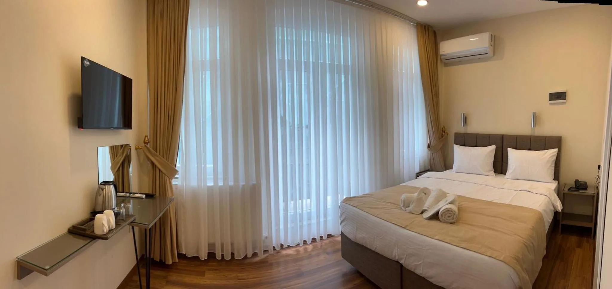 Bed in Taksim Nacre 360 Suit
