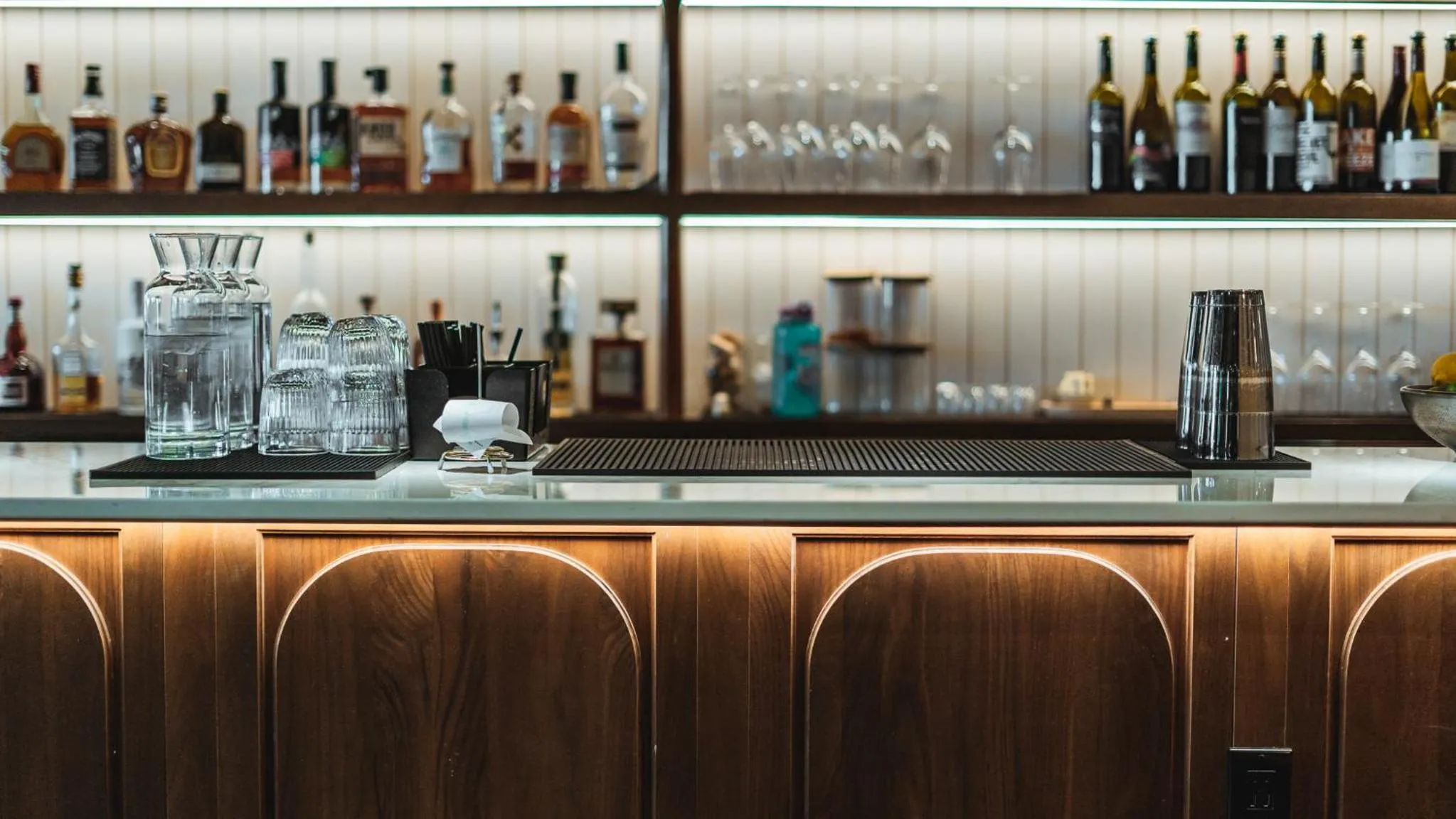 Lounge or bar in Hotel Canoe and Suites