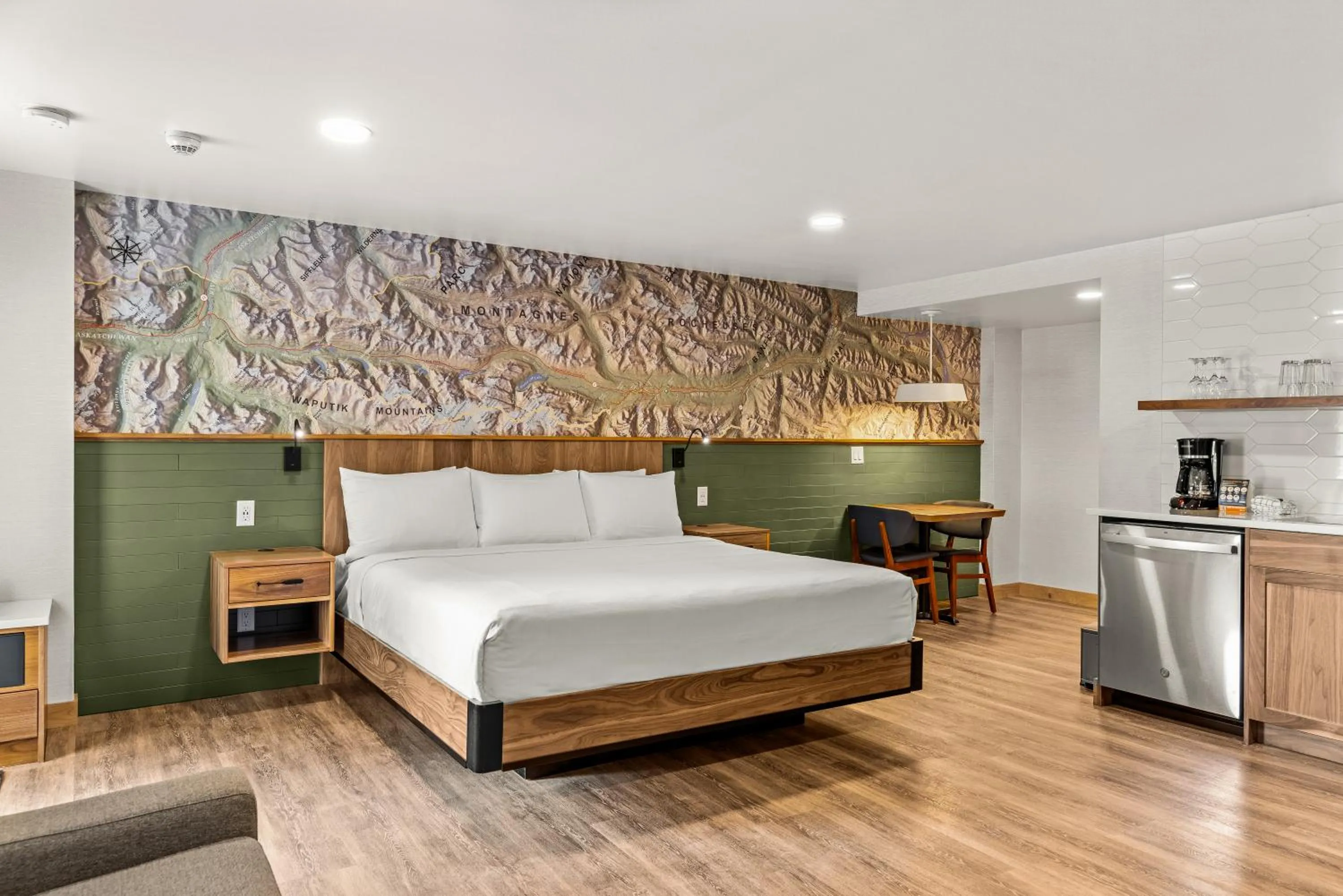 Bedroom, Bed in Hotel Canoe and Suites