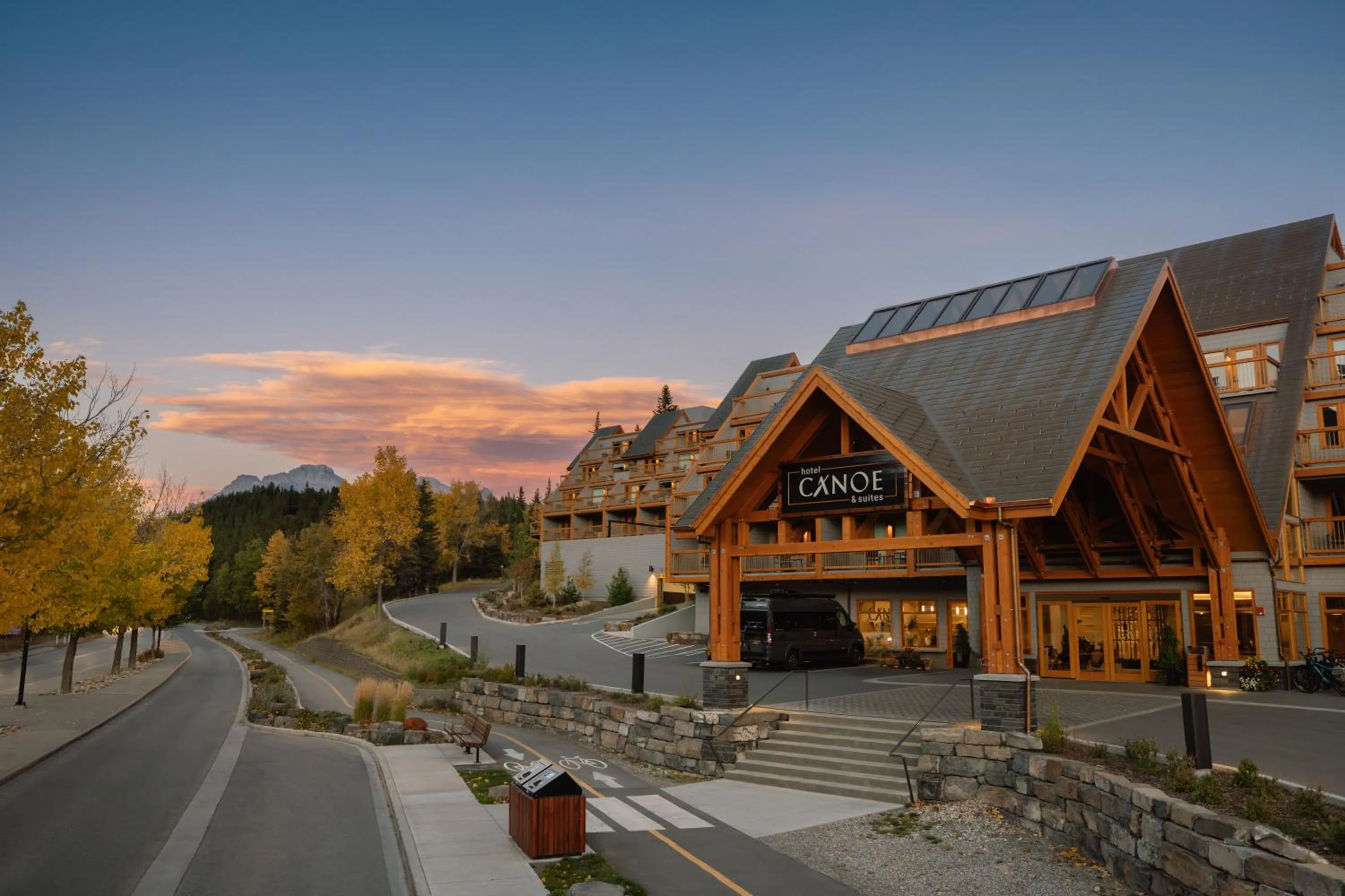 Hotel Canoe and Suites