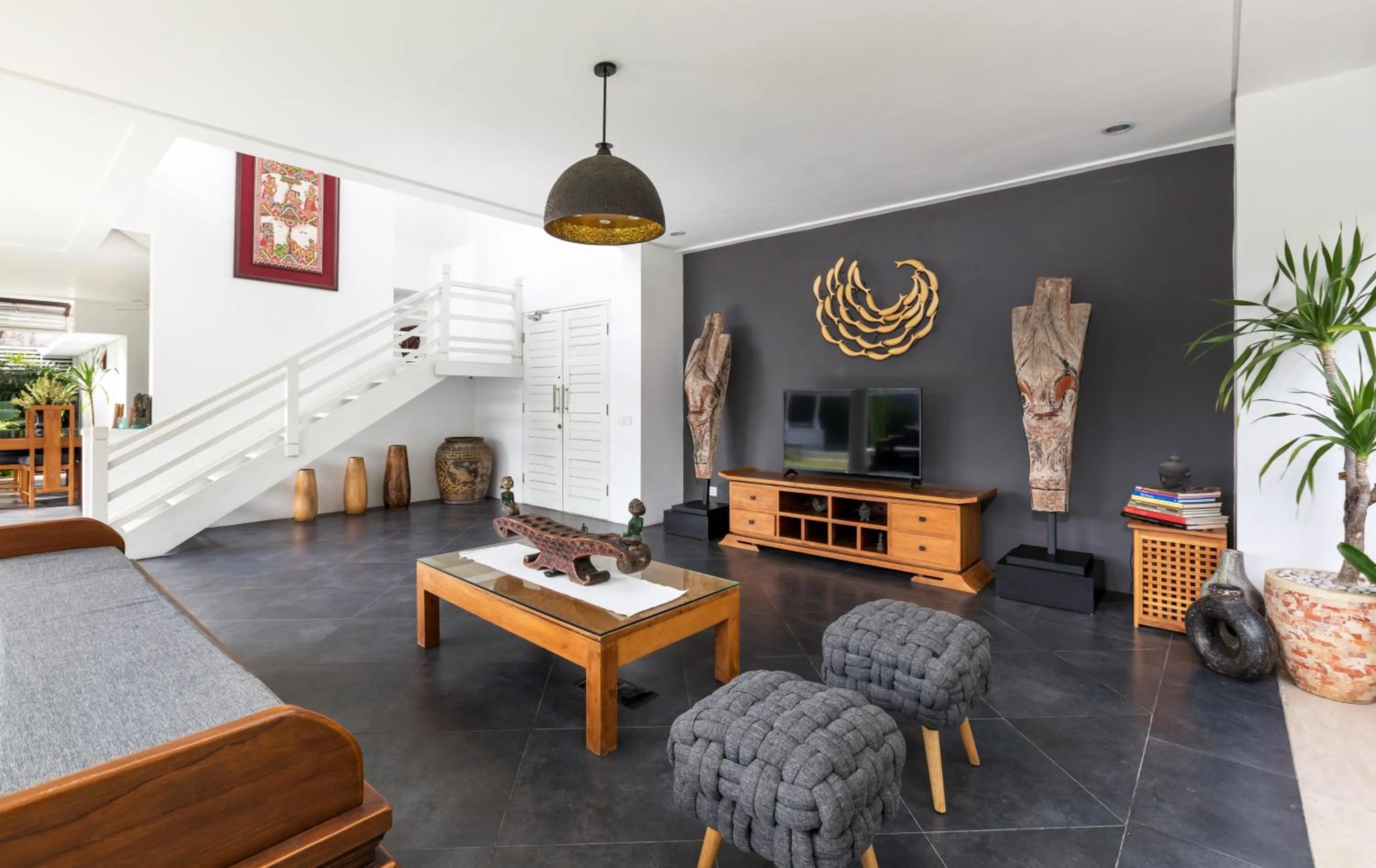 Living room in Kerta Rama Seminyak by Kerta Living