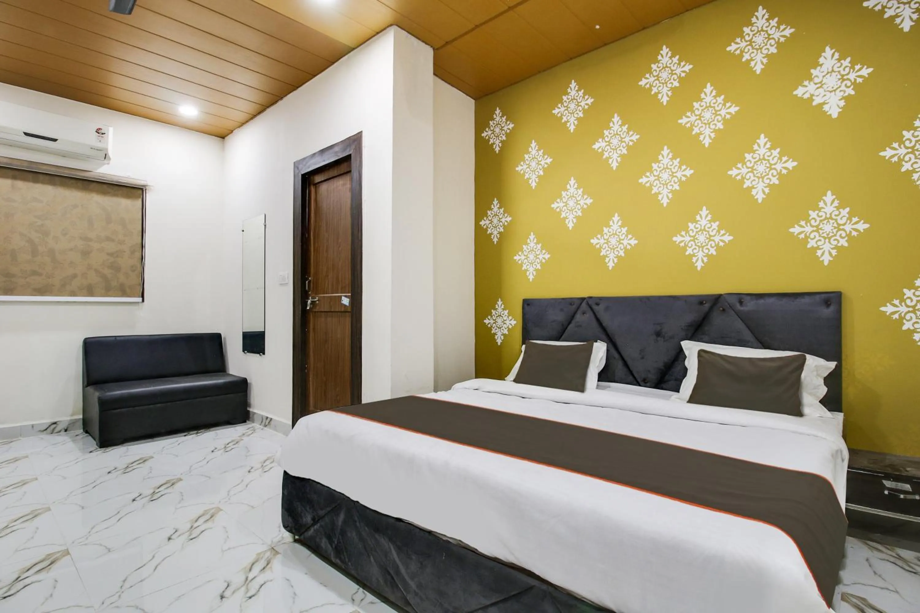 Bedroom, Bed in Hotel O by OYO Sawariya Regency