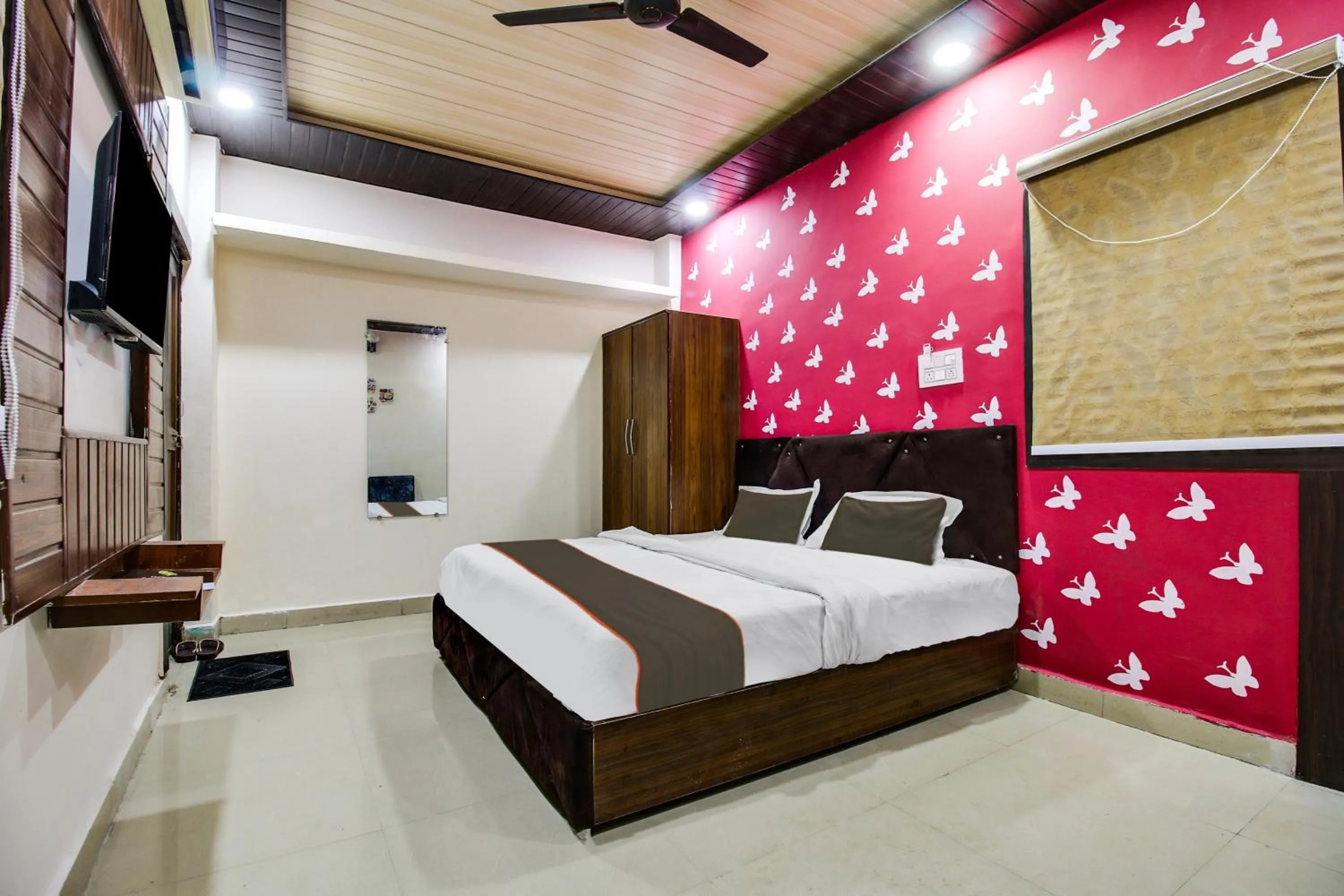 Bedroom, Bed in Hotel O by OYO Sawariya Regency