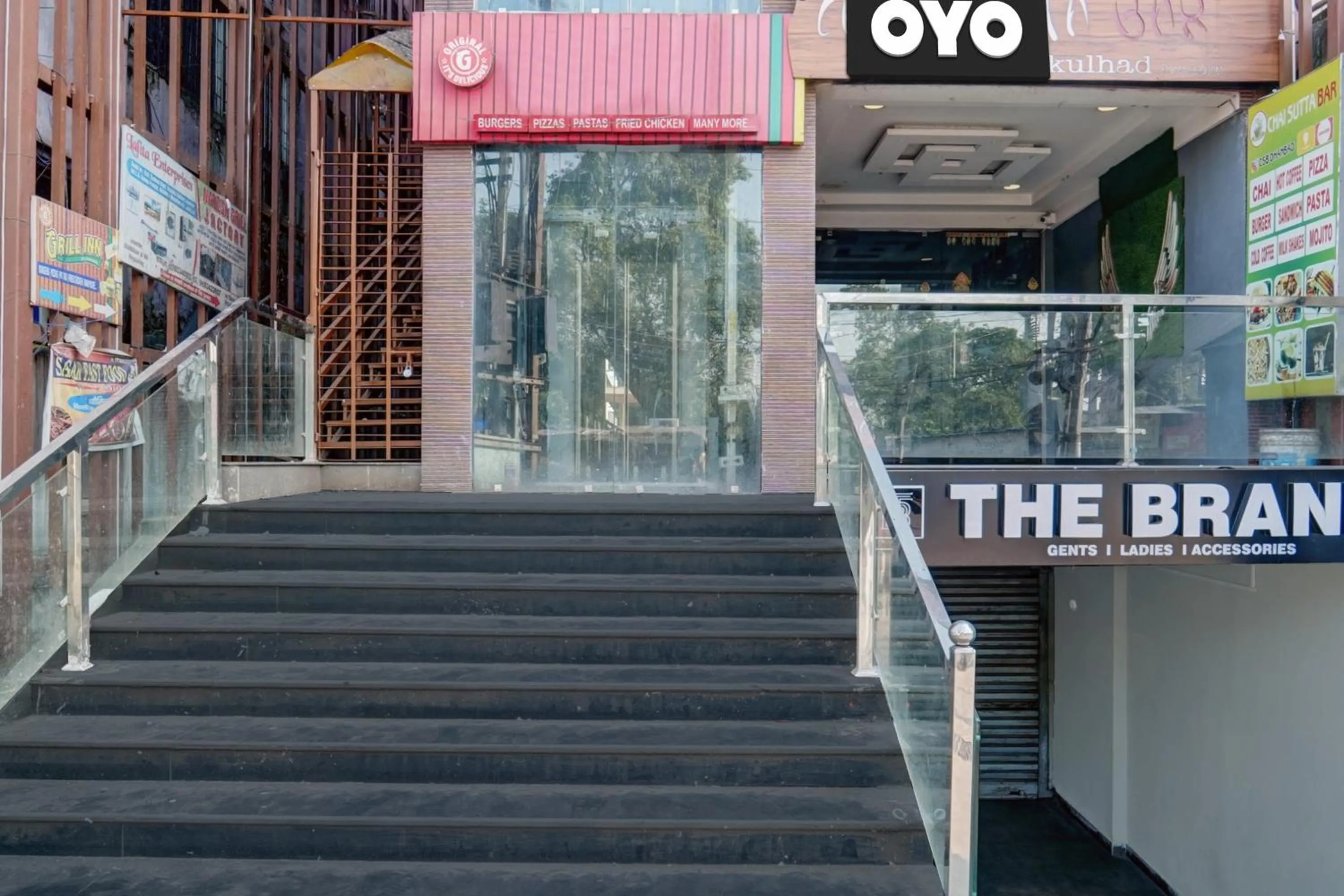 Facade/entrance in Hotel O 27 Degree Hotel