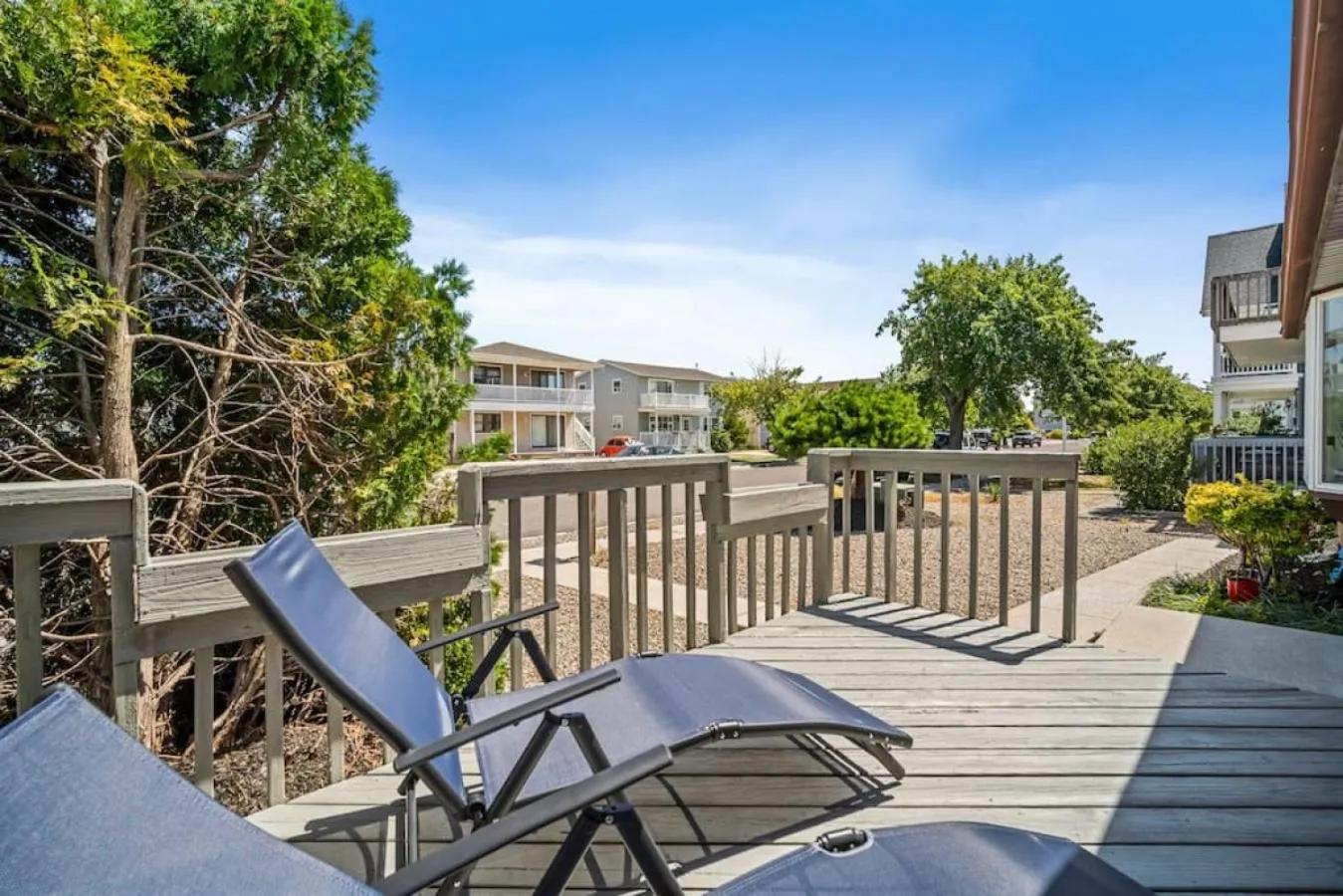 Balcony/Terrace in Full House 2 Blocks from Beach