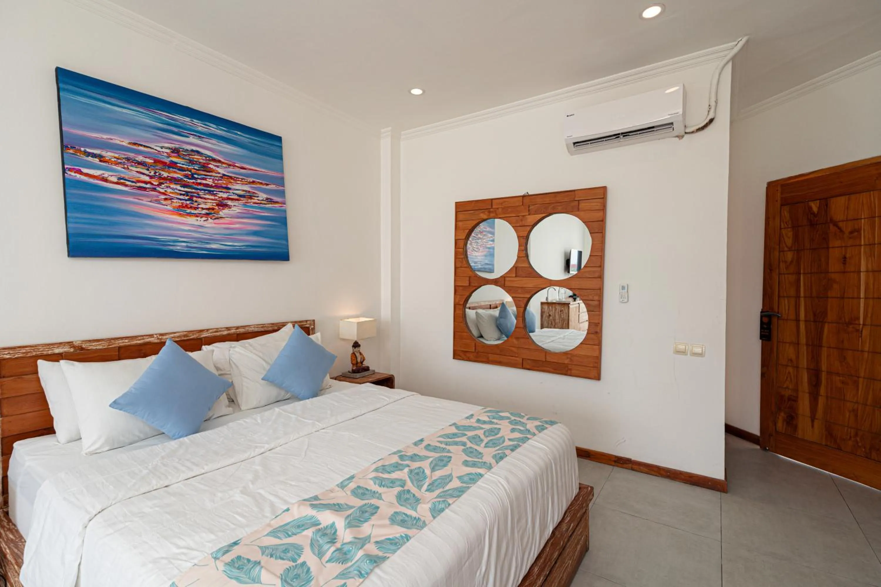 Bedroom, Bed in Komodo Suites Downtown