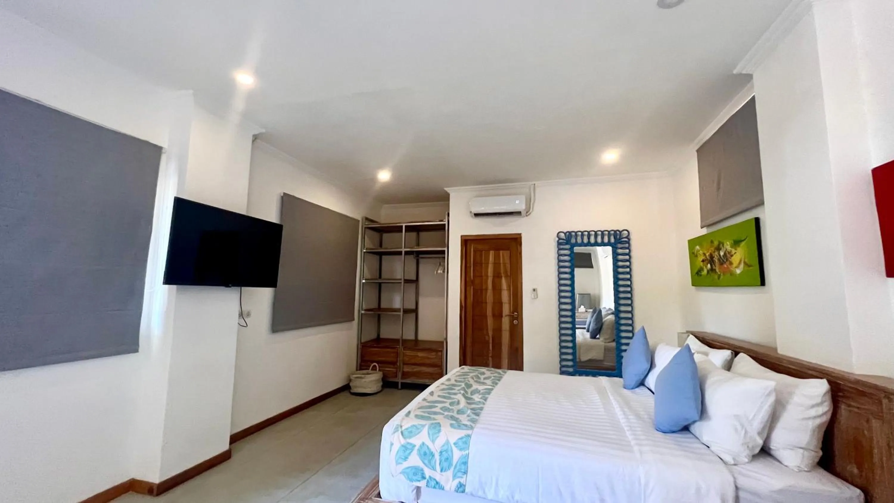 Bed in Komodo Suites Downtown