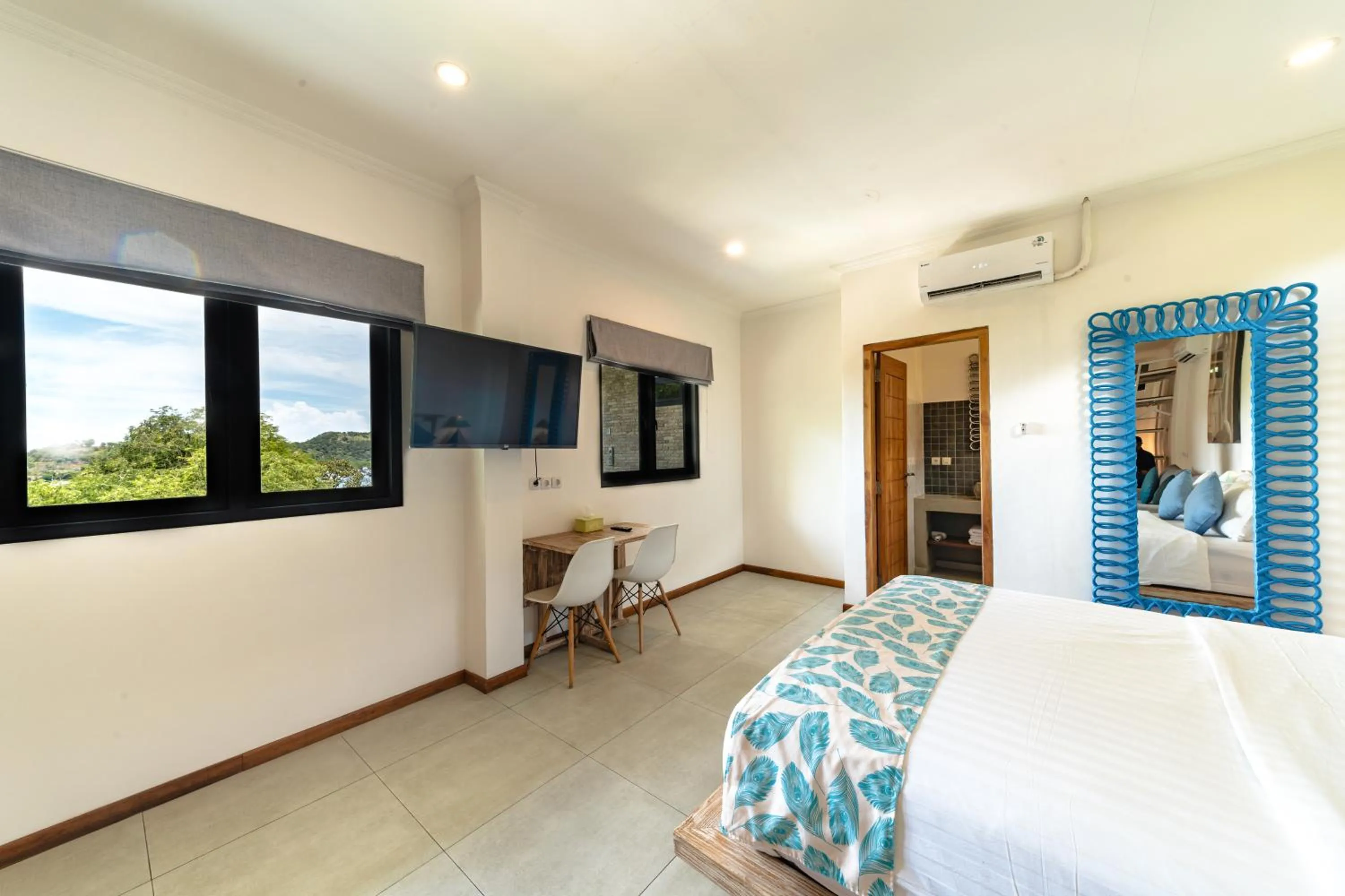 Photo of the whole room, Bed in Komodo Suites Downtown