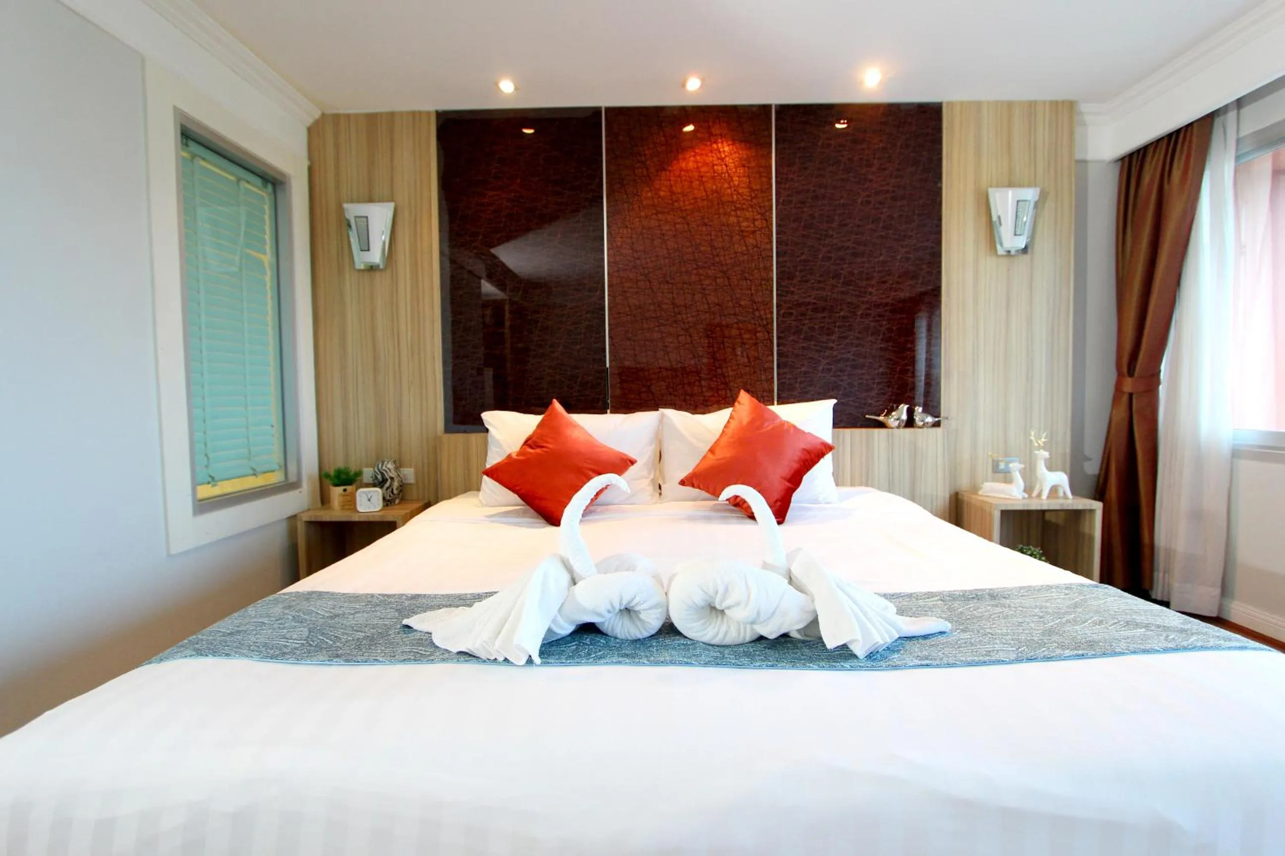 Bed in Coco Beach Hotel Jomtien Pattaya