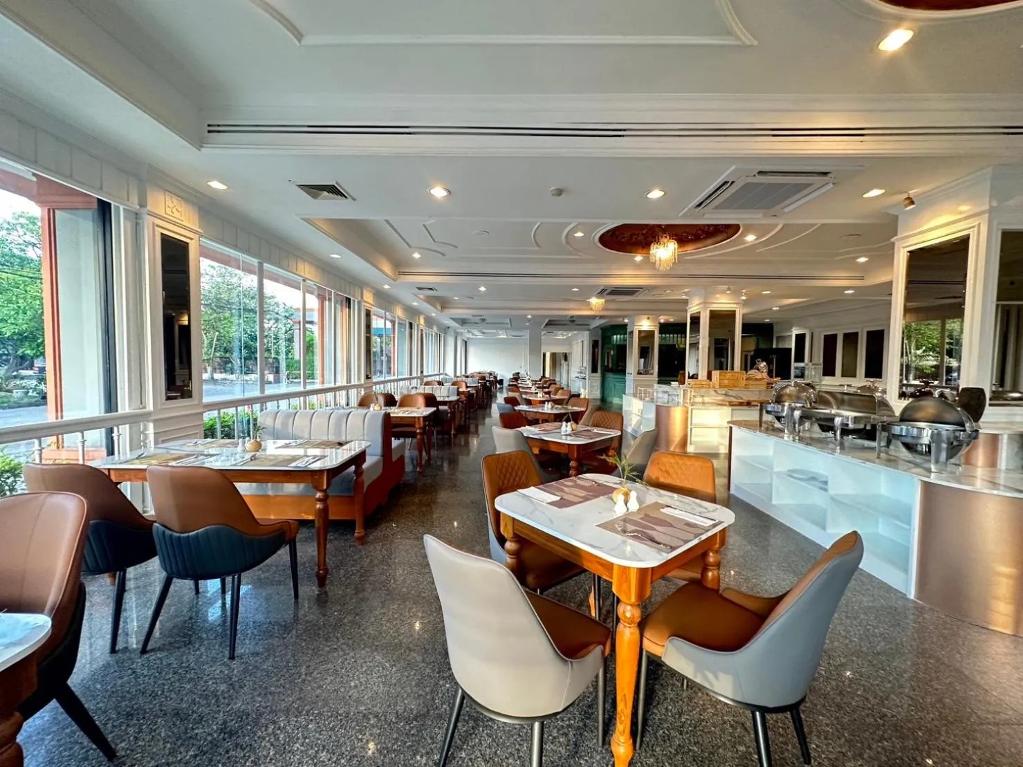 Restaurant/places to eat in Coco Beach Hotel Jomtien Pattaya