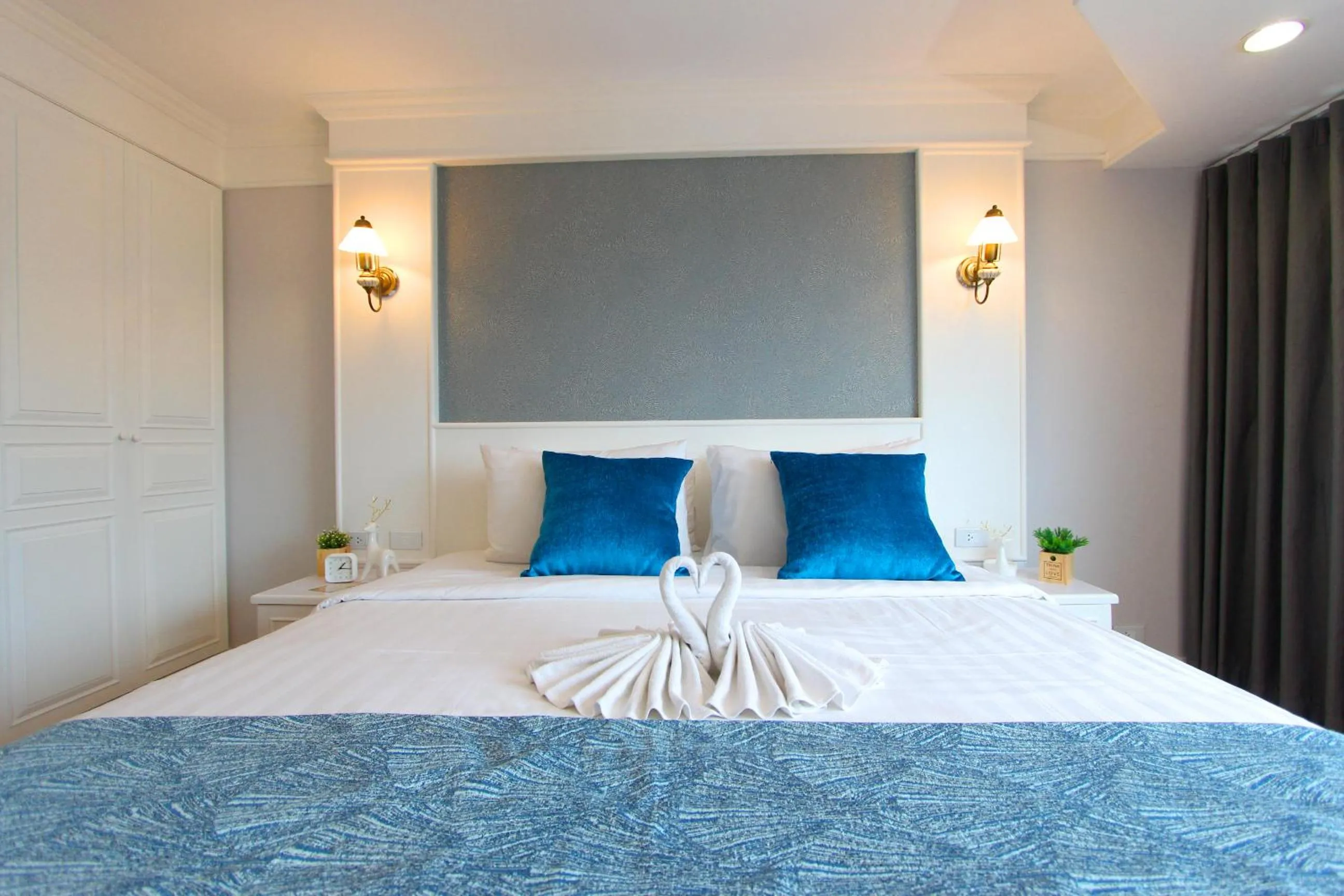 Bed in Coco Beach Hotel Jomtien Pattaya