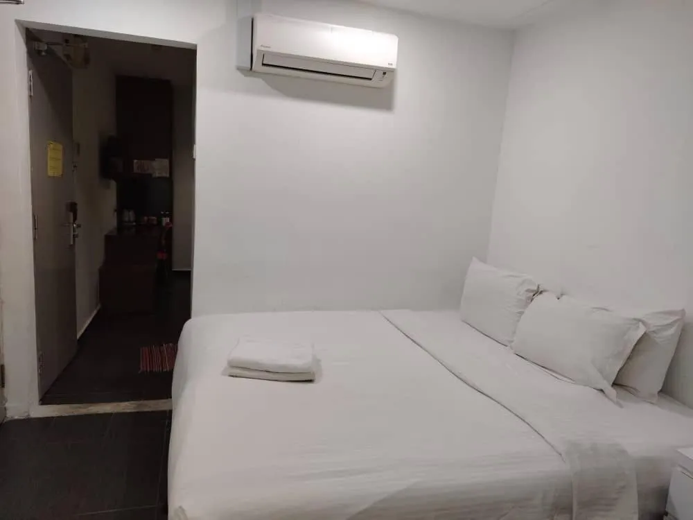 Bed in Kozi Hotel by Ardens - Danga Bay