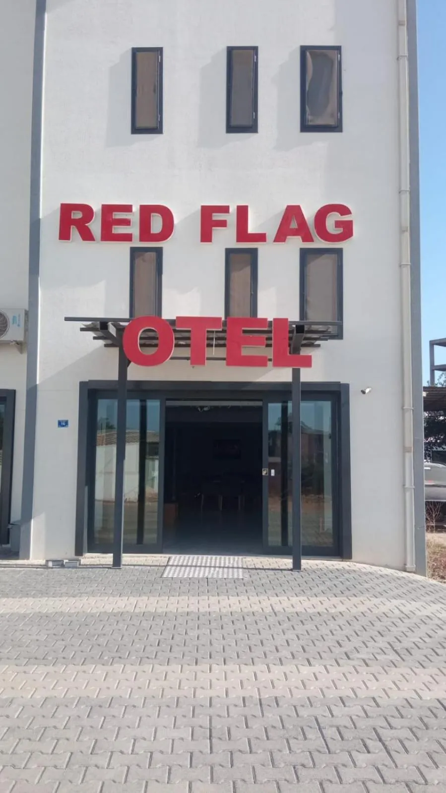 RED FLAG HOTEL