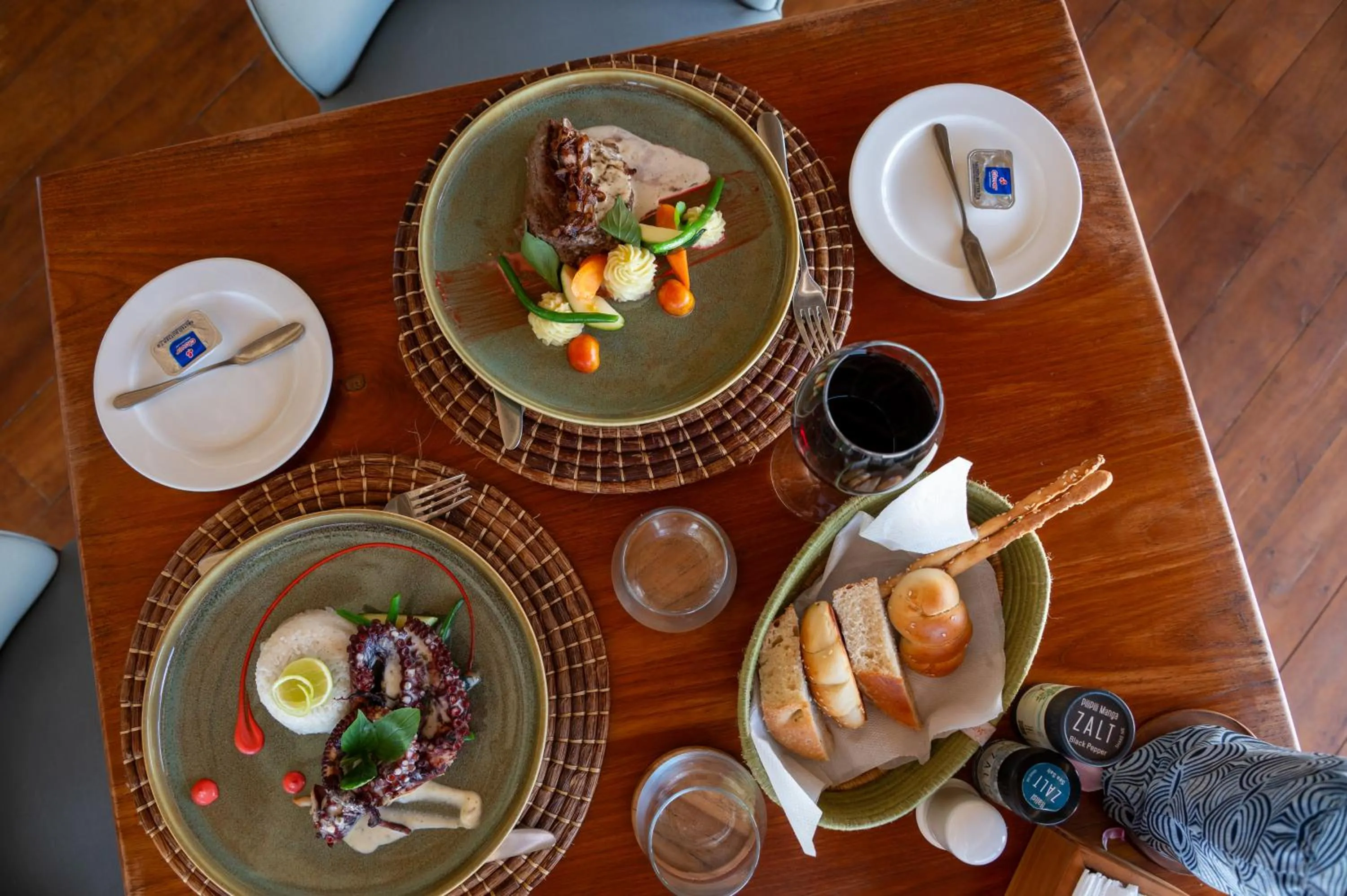 Food and drinks in Ocean Boutique Hotel - Adults only