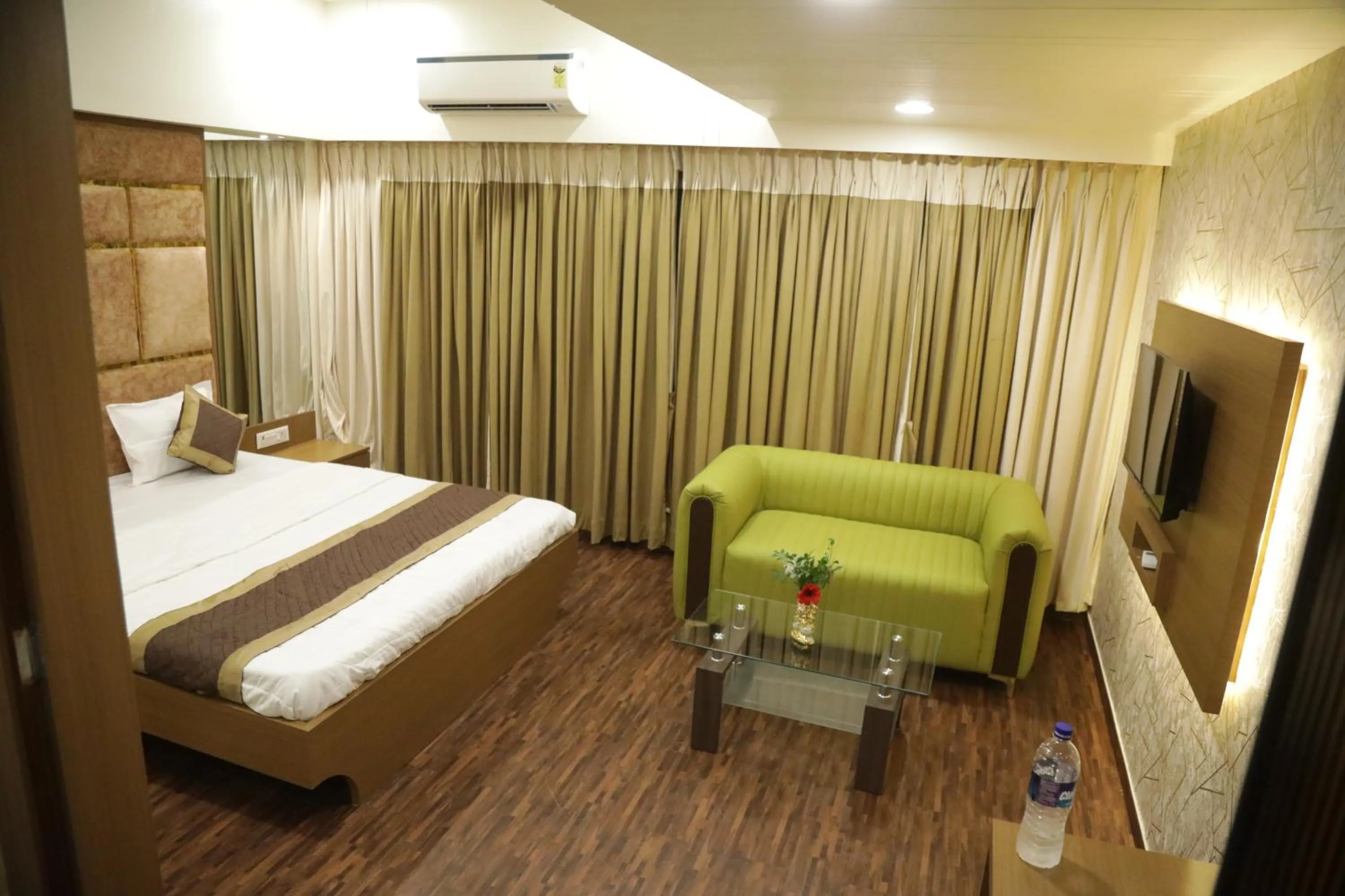 Bed in Hotel M Residency