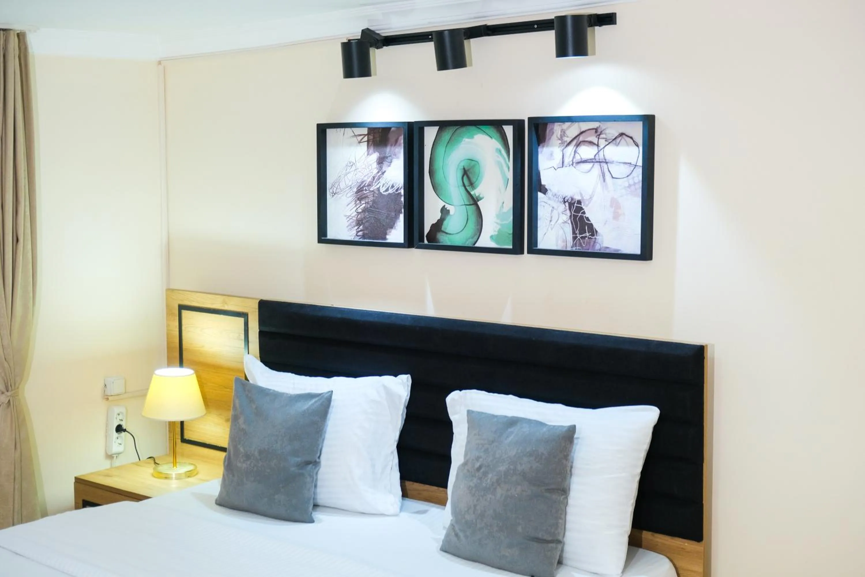 Bed in Taksim Nikea Suites 80