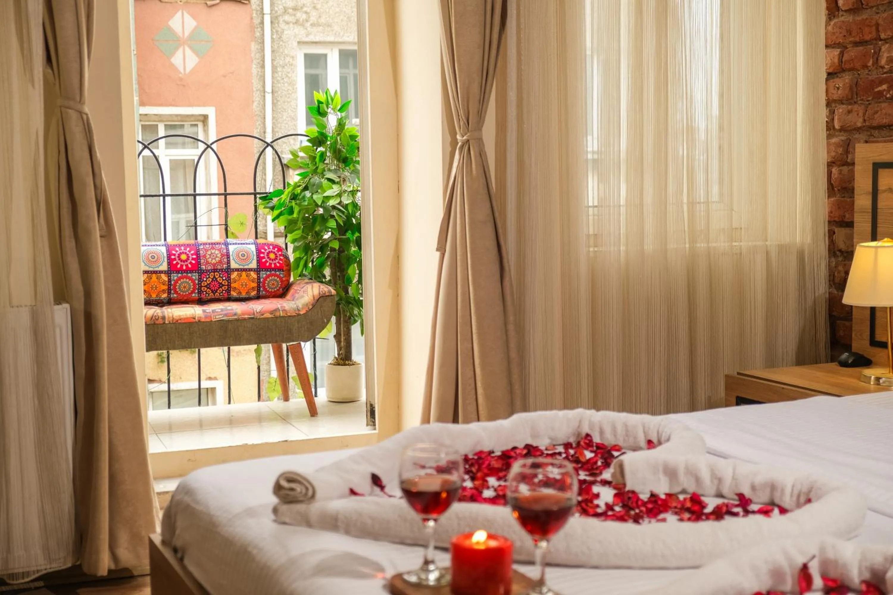 Bed in Taksim Nikea Suites 80