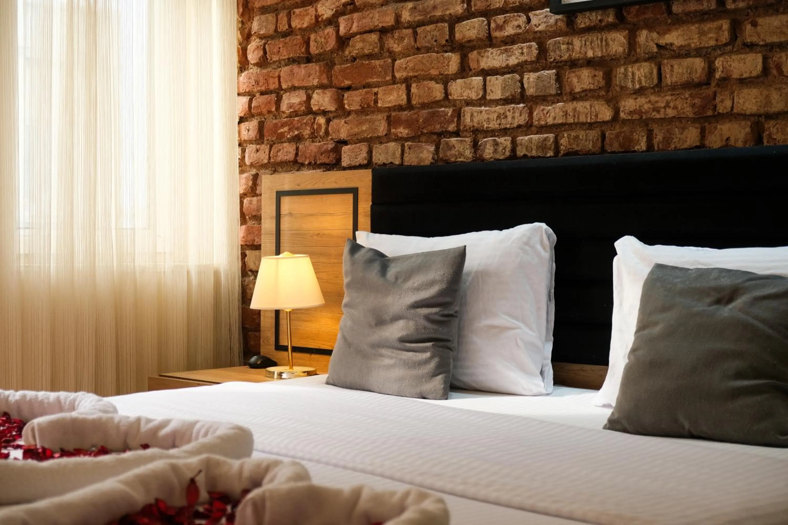 Bed in Taksim Nikea Suites 80