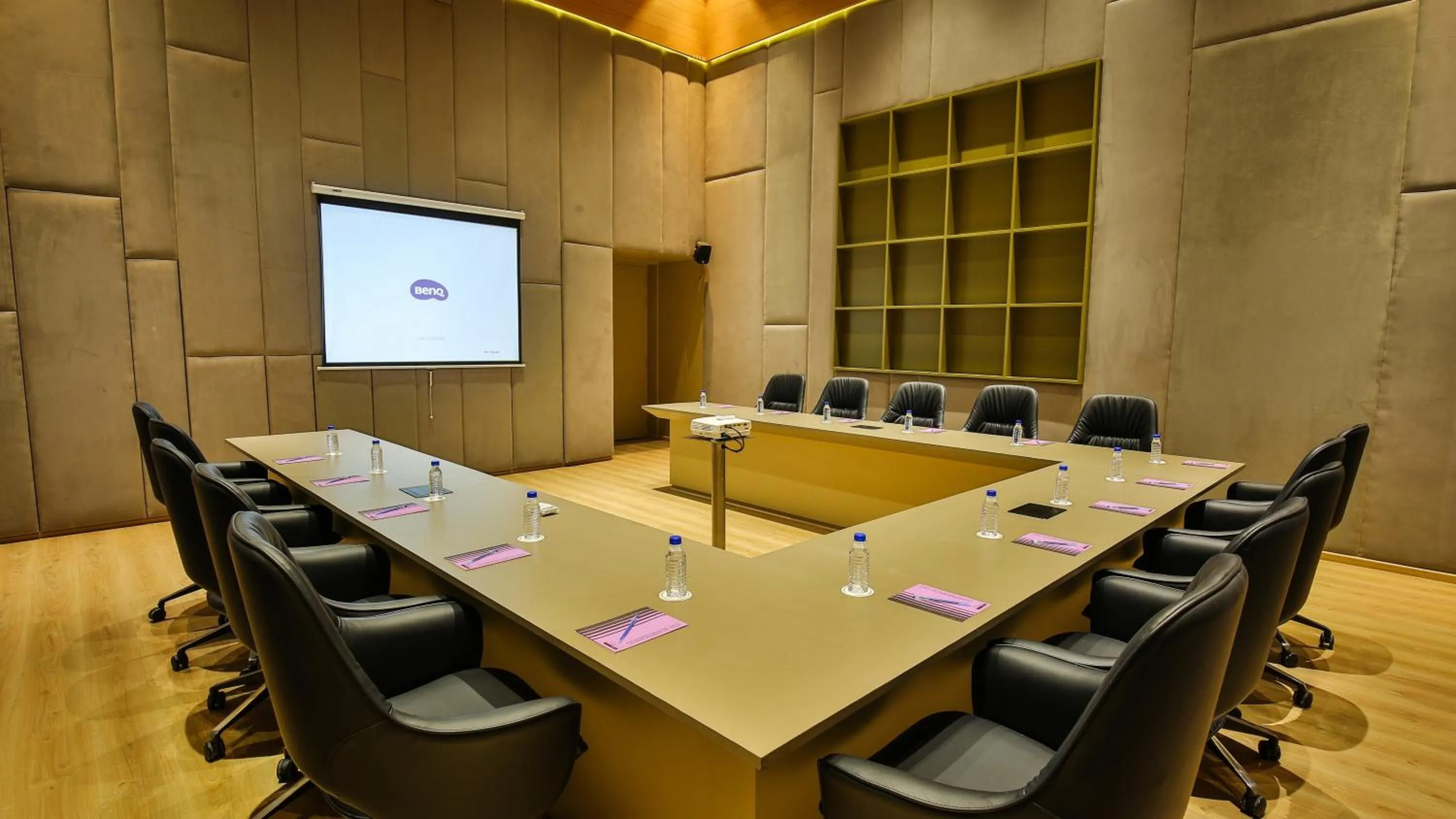 Meeting/conference room in The Weekend Address