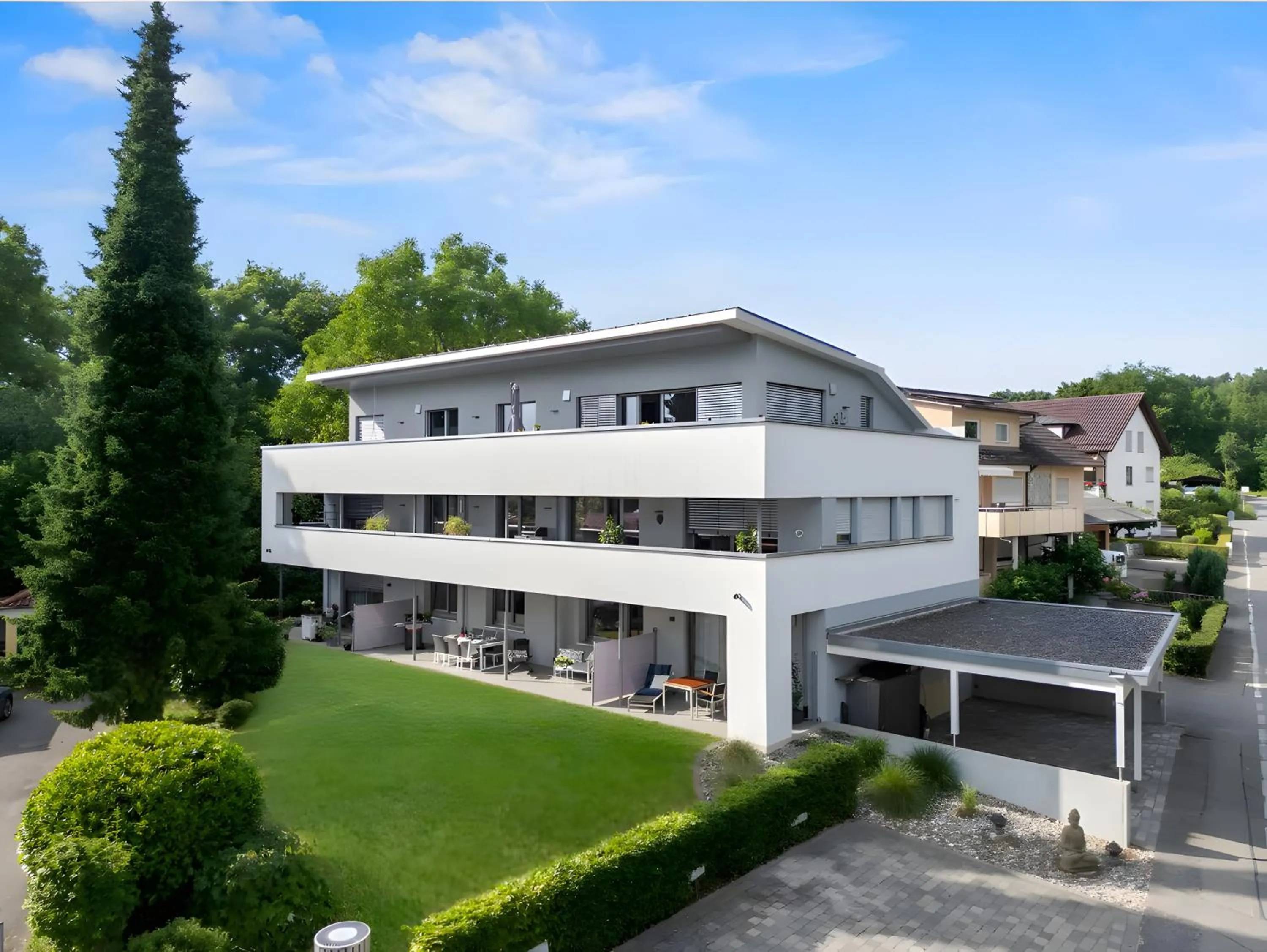 Three-Bedroom Apartment with Mountain View in Turmalin