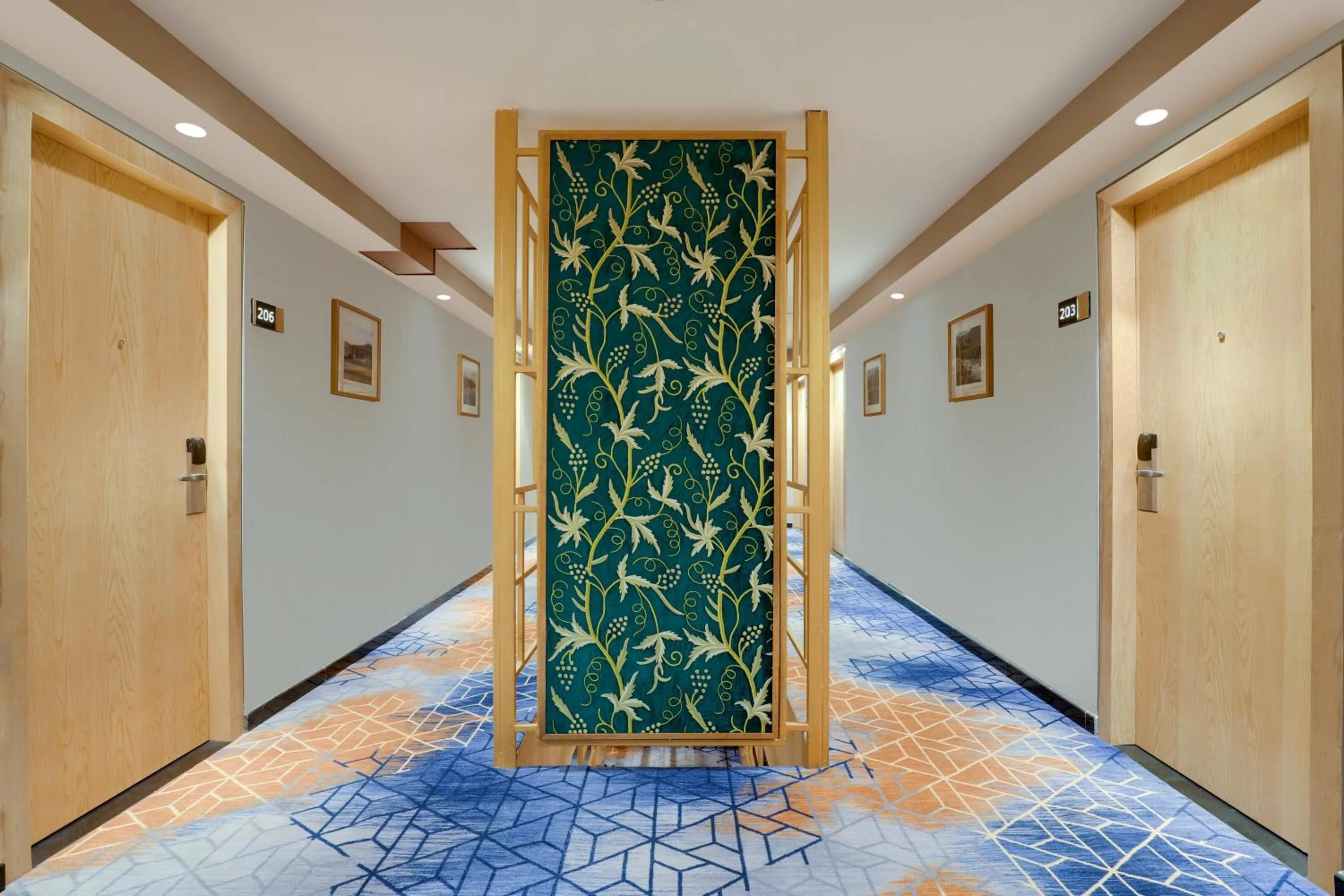 Bed in Lemon Tree Hotel, Sonmarg by the Riverside