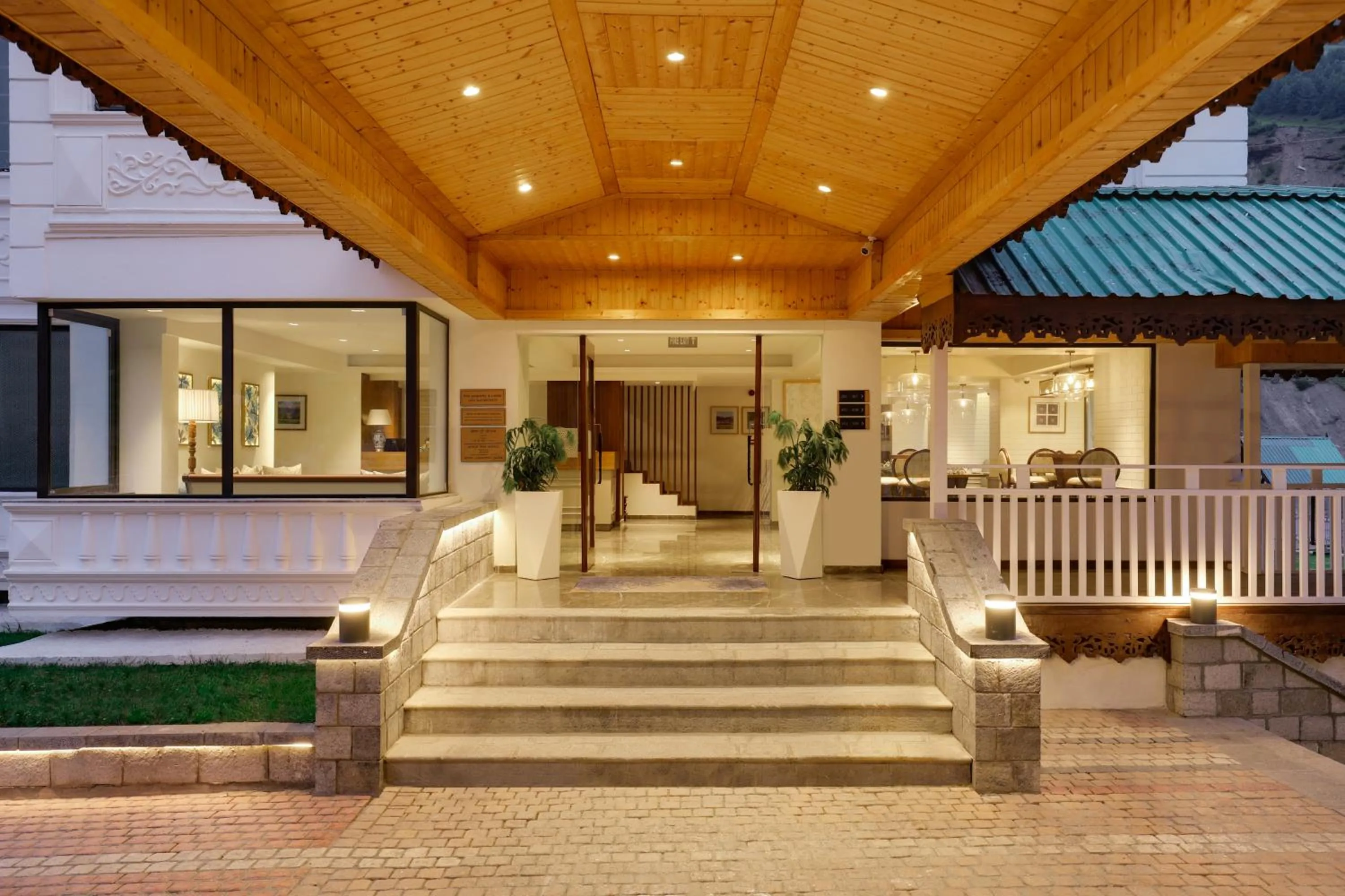 Lemon Tree Hotel, Sonmarg by the Riverside