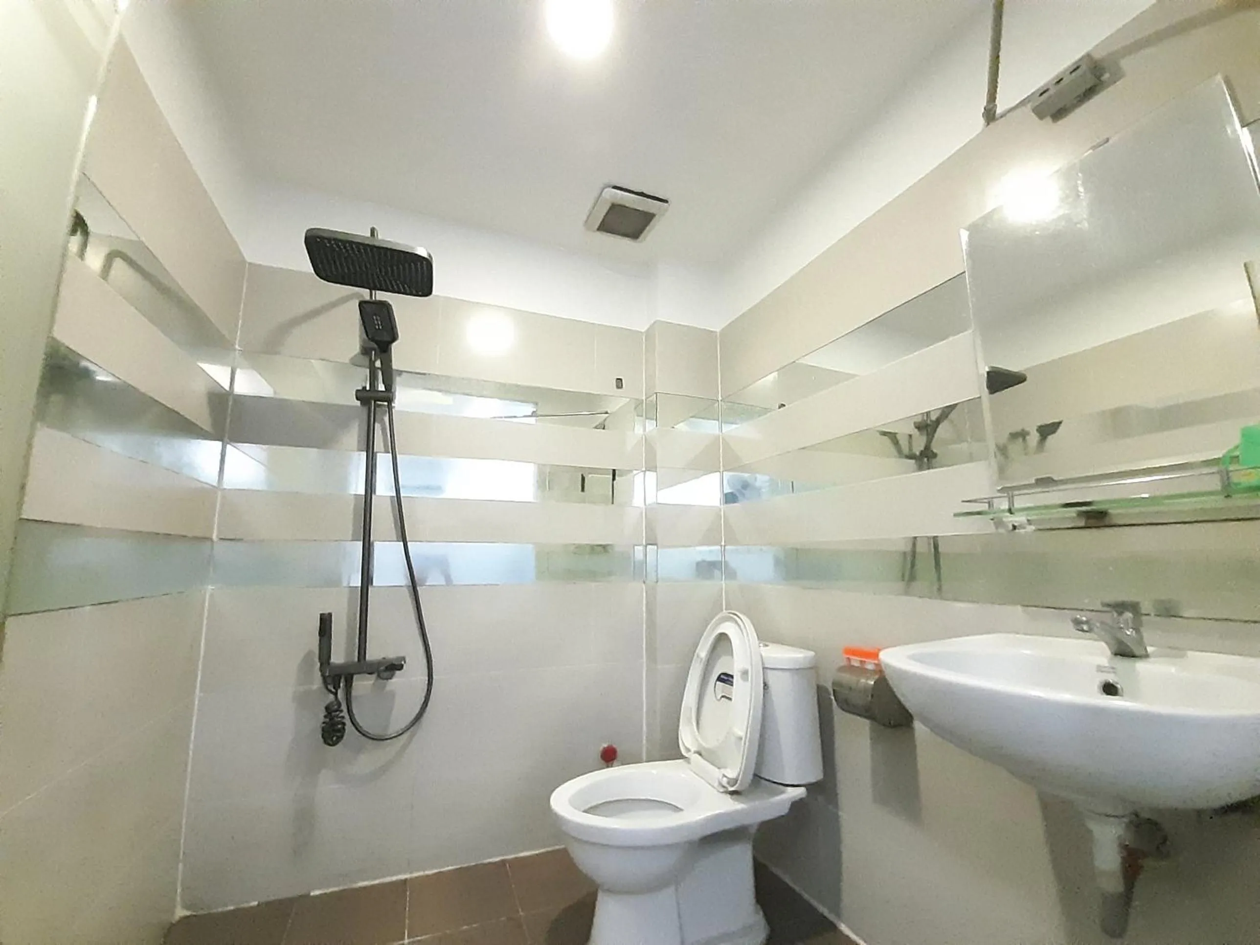 Bathroom in Tam My Hotel