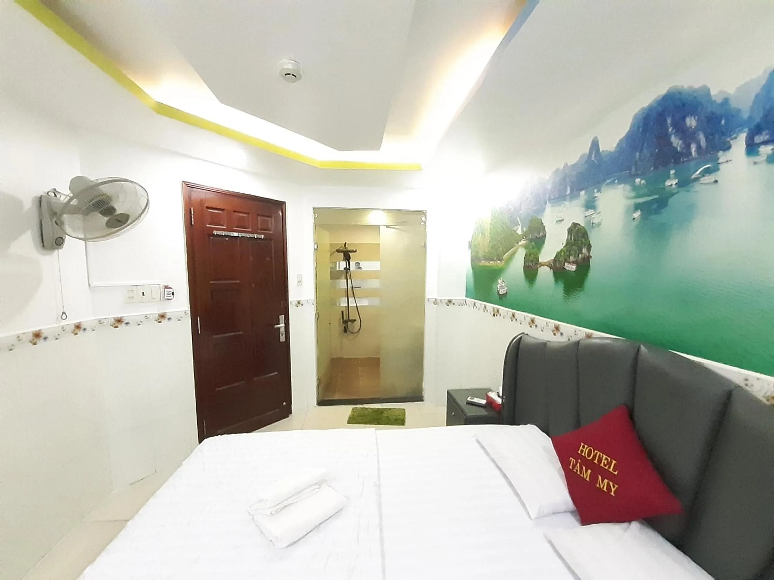 Bedroom, Bed in Tam My Hotel