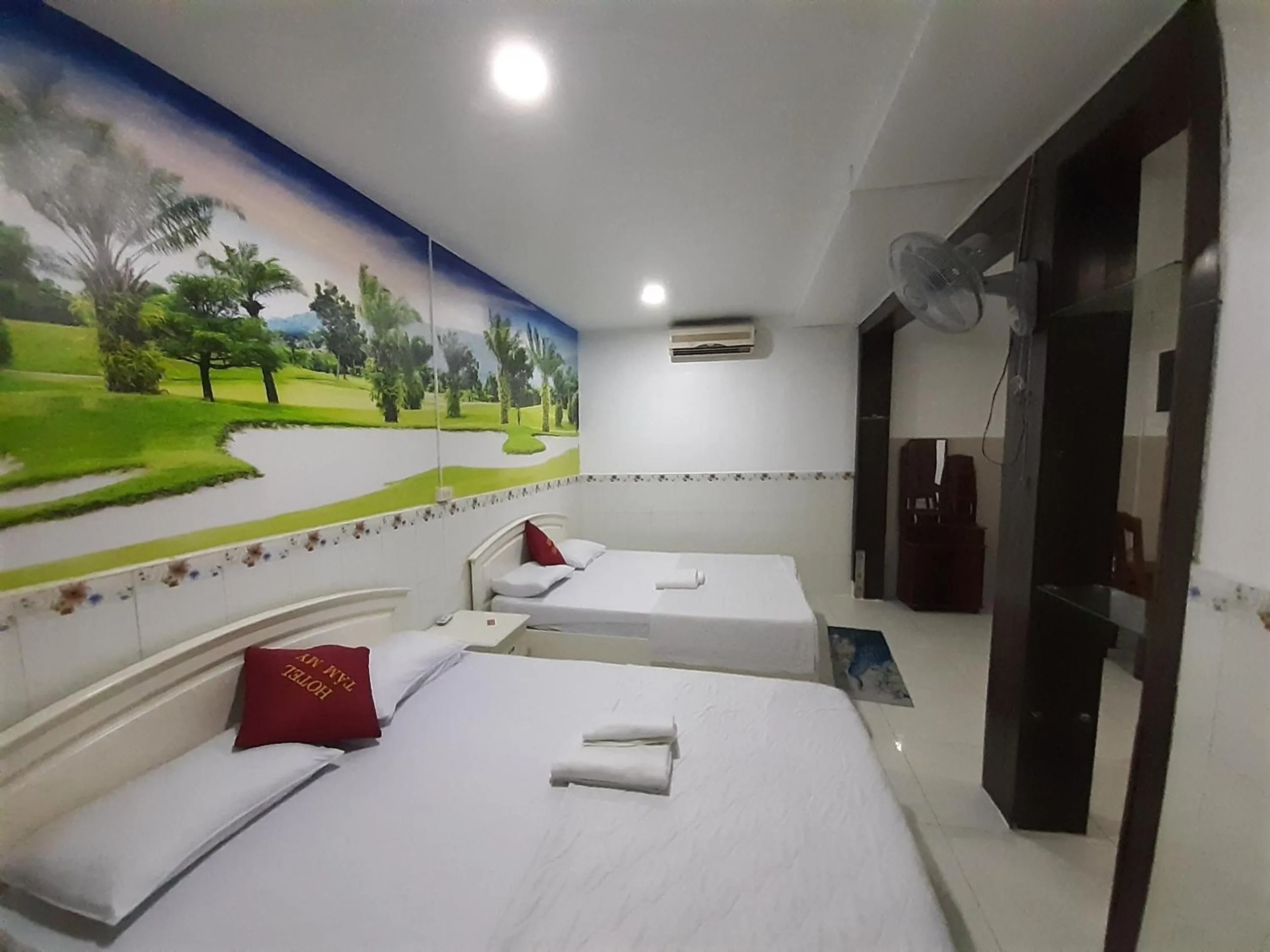 Bedroom, Bed in Tam My Hotel