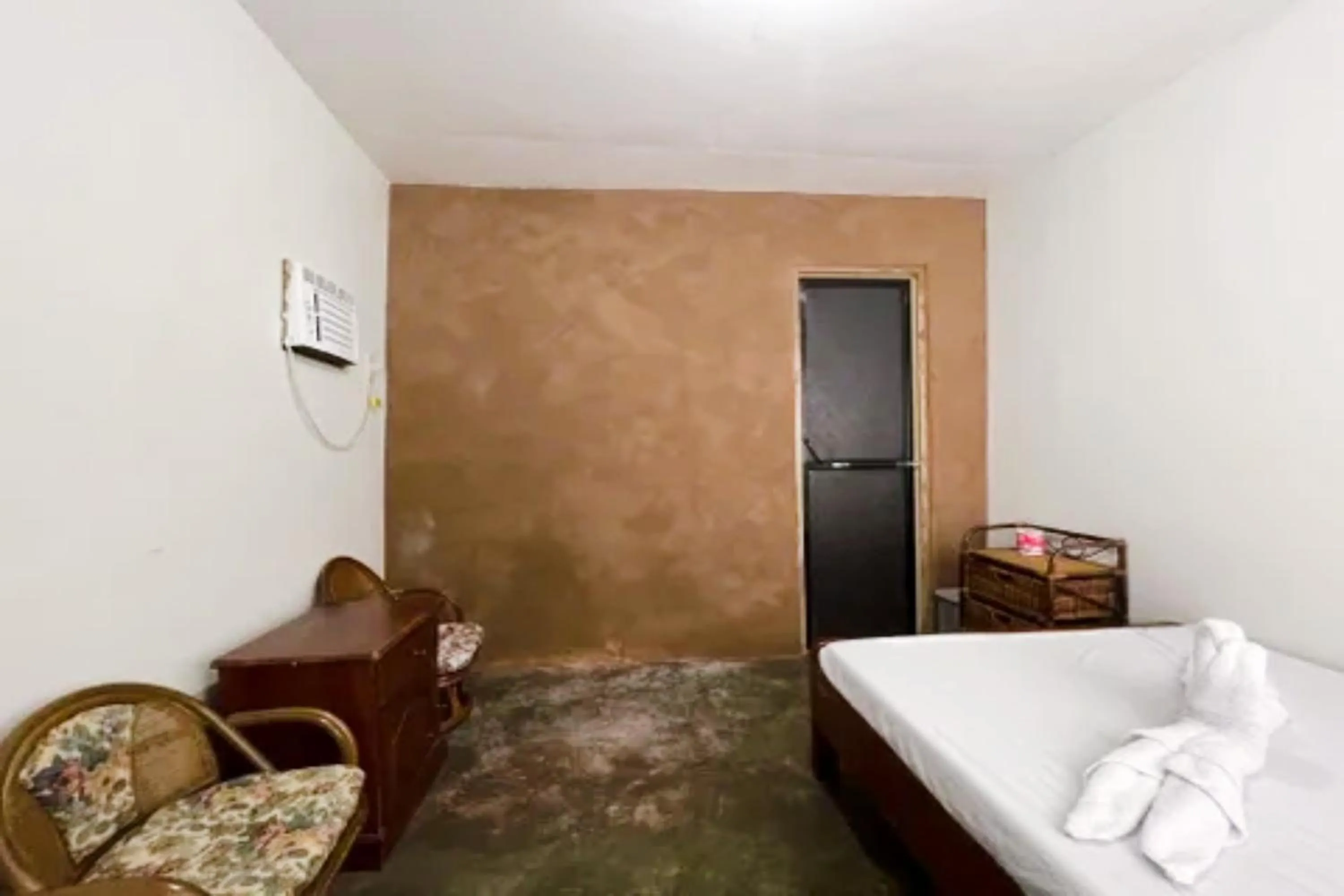 Bedroom, Bed in Jamjen's Lodge