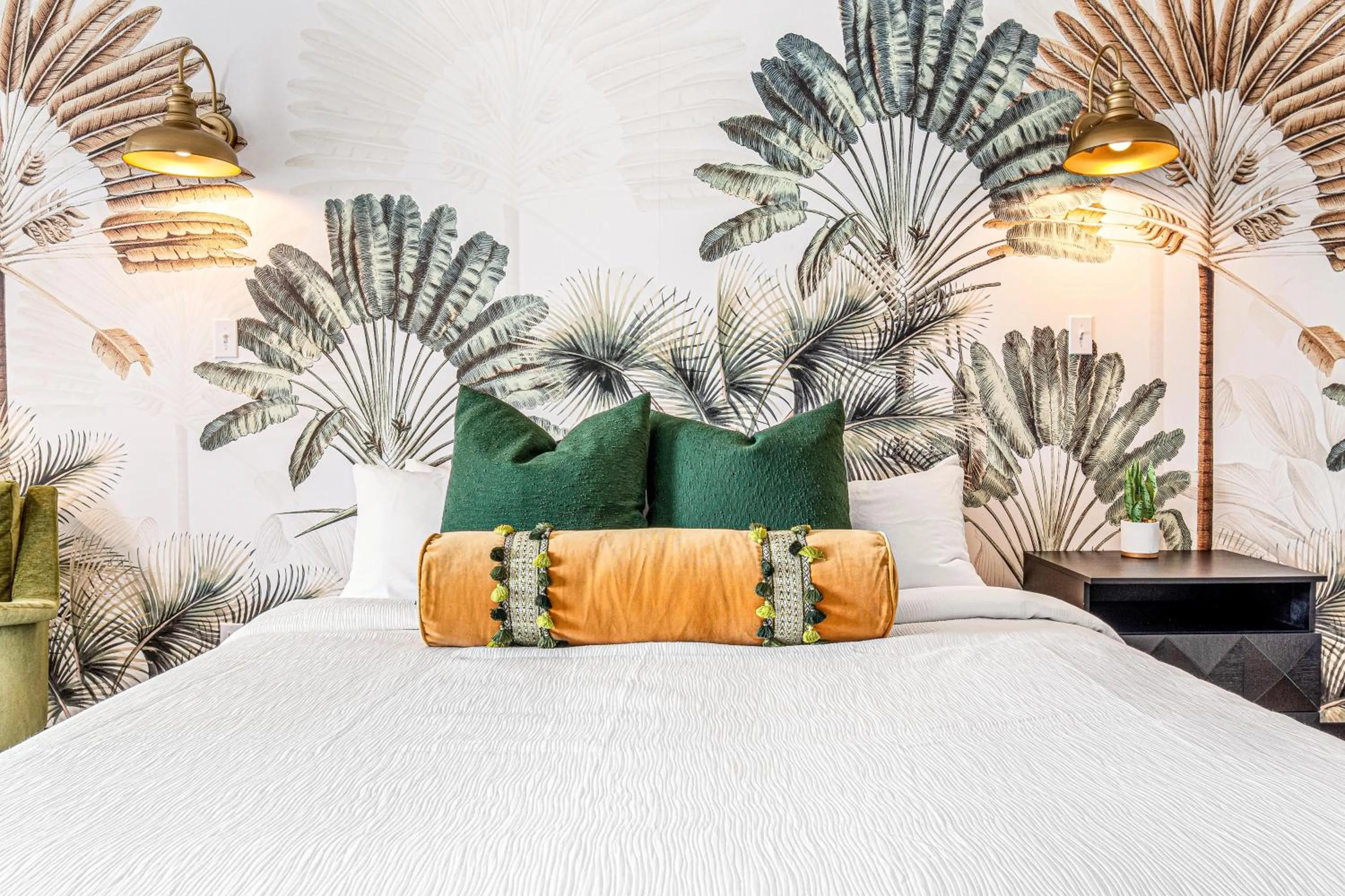 Bed in The Mallard Hotel & Suites