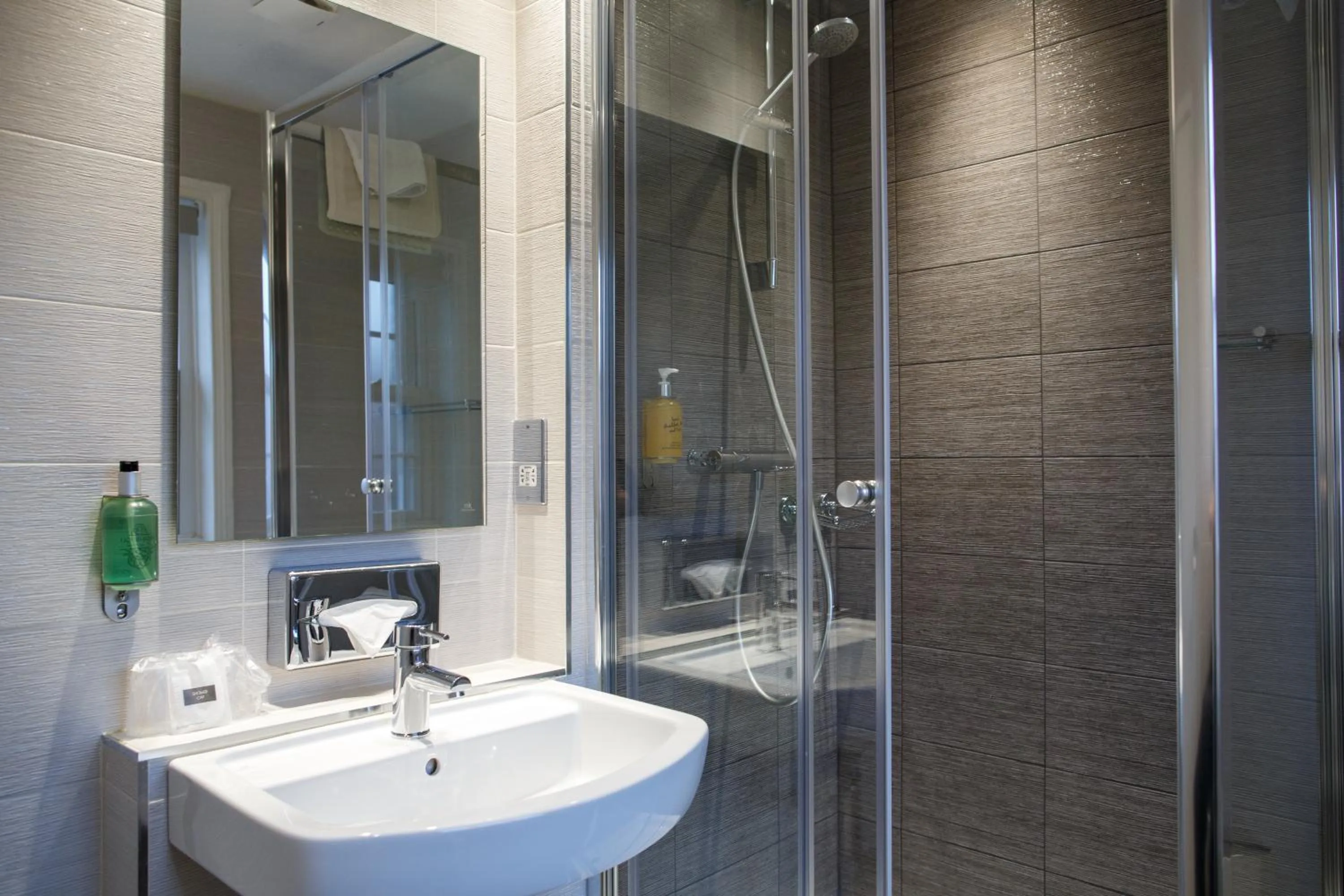 Bathroom in Best Western Lichfield City Centre The George Hotel