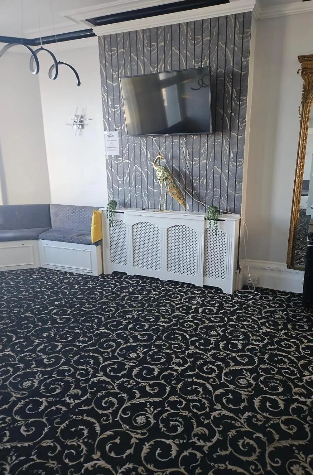 Lobby or reception in OYO Marine Parade Hotel, Eastbourne Pier