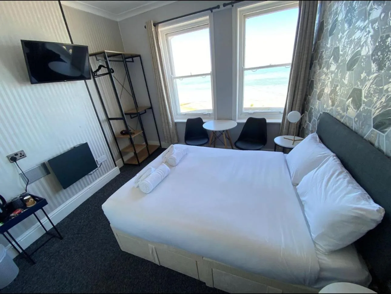 Bedroom in OYO Marine Parade Hotel, Eastbourne Pier