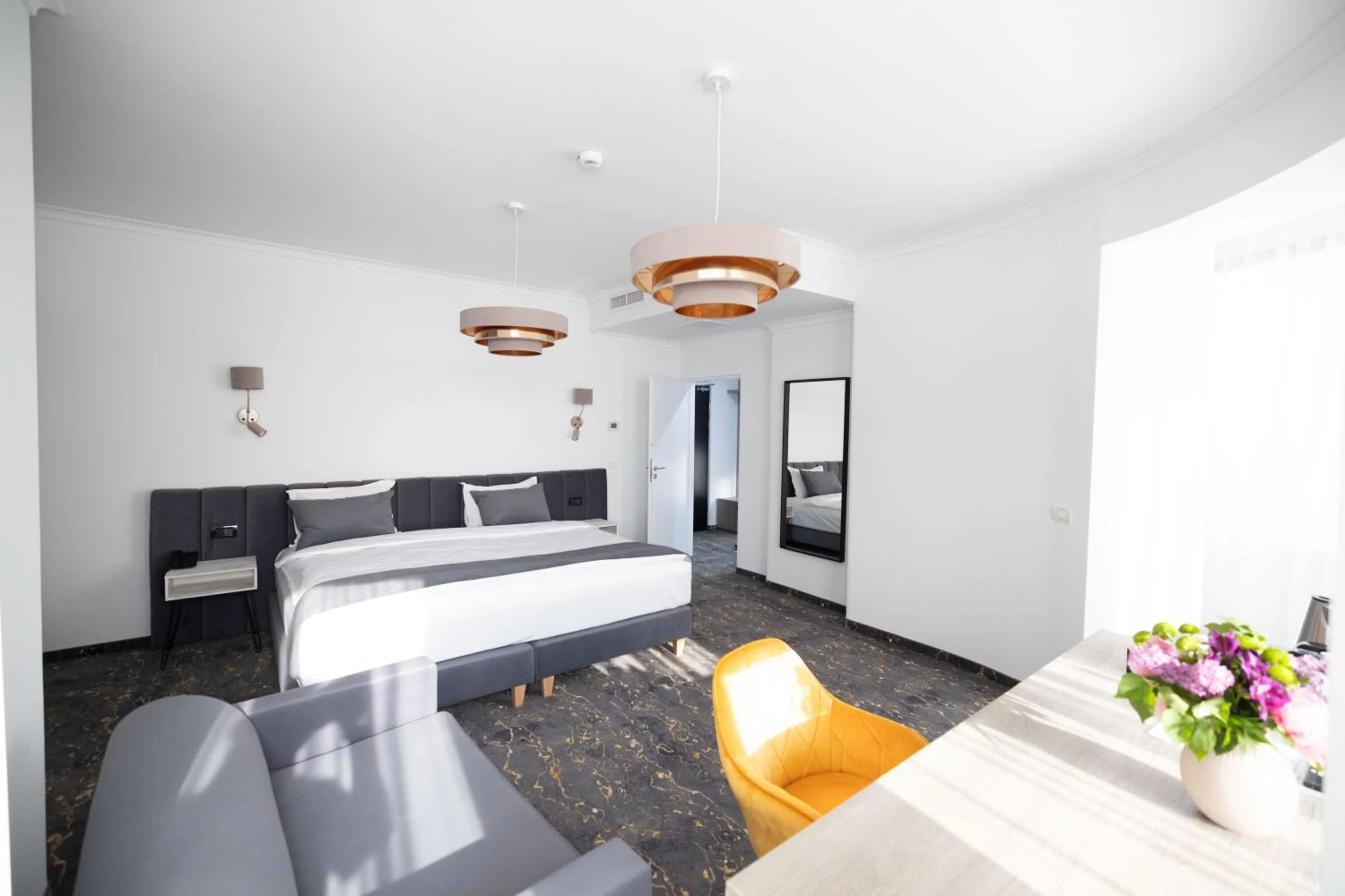 Photo of the whole room, Bed in Opera Hotel