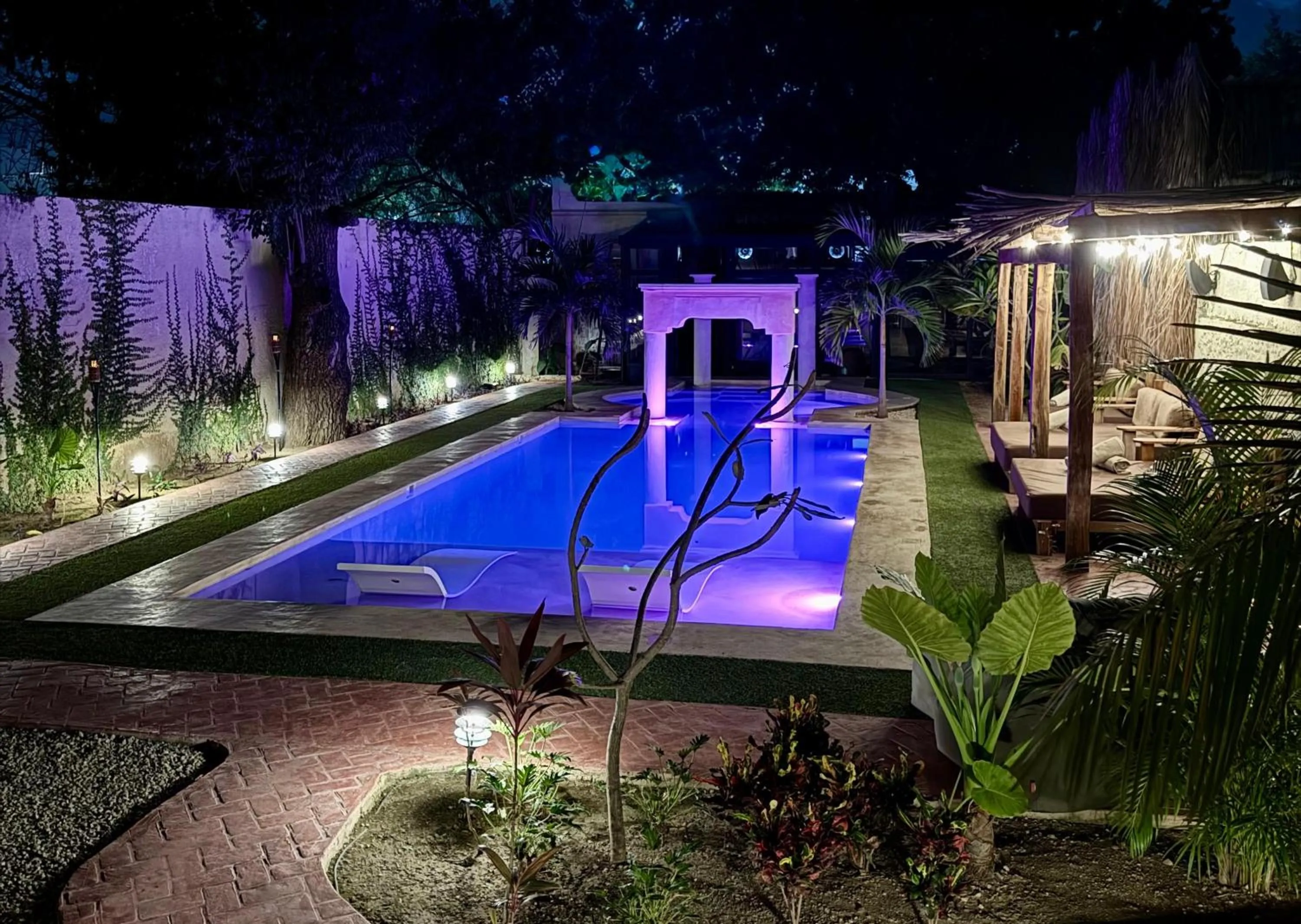 Swimming pool in Historic House Hotel boutique