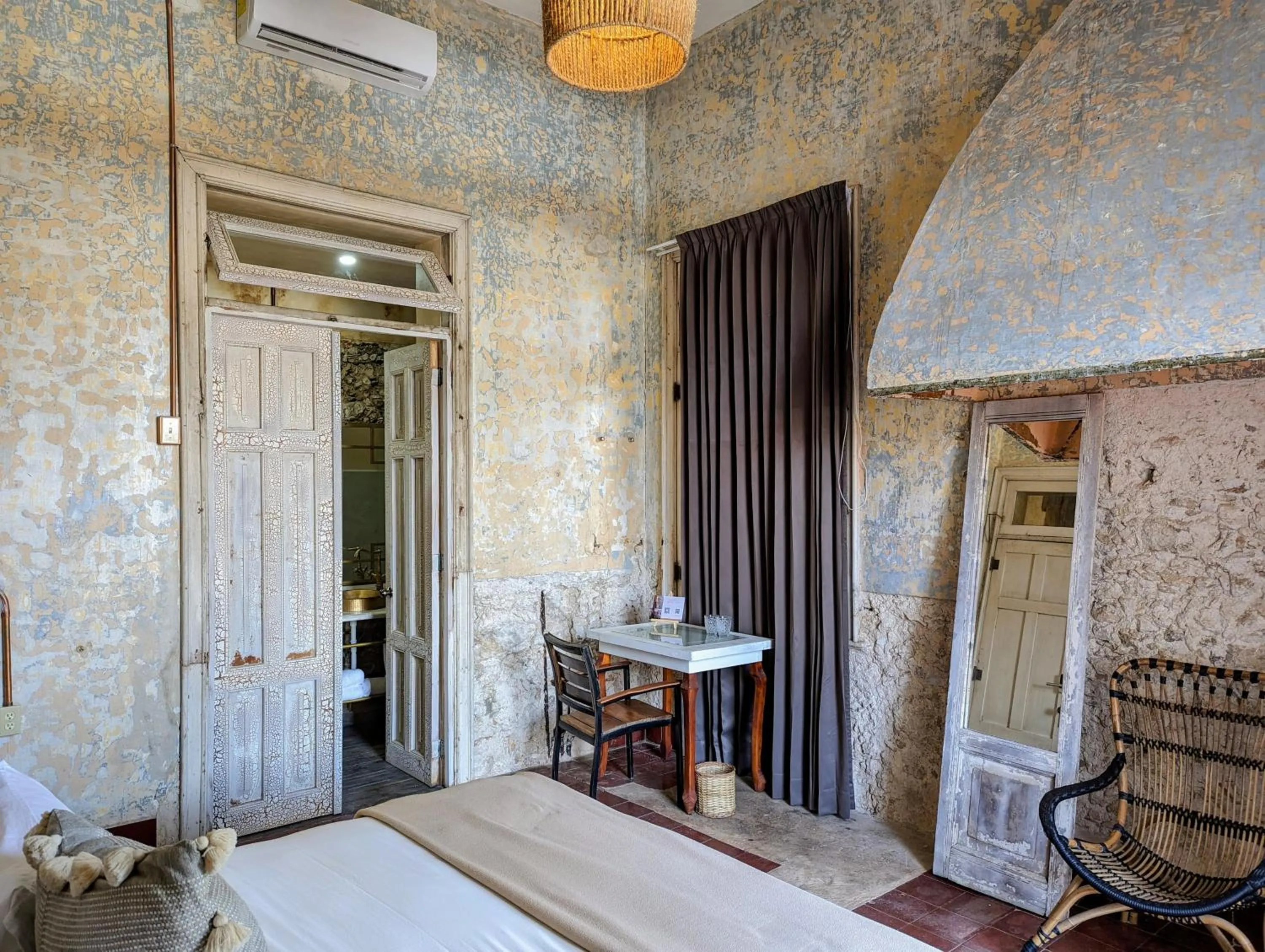 Bed in Historic House Hotel boutique