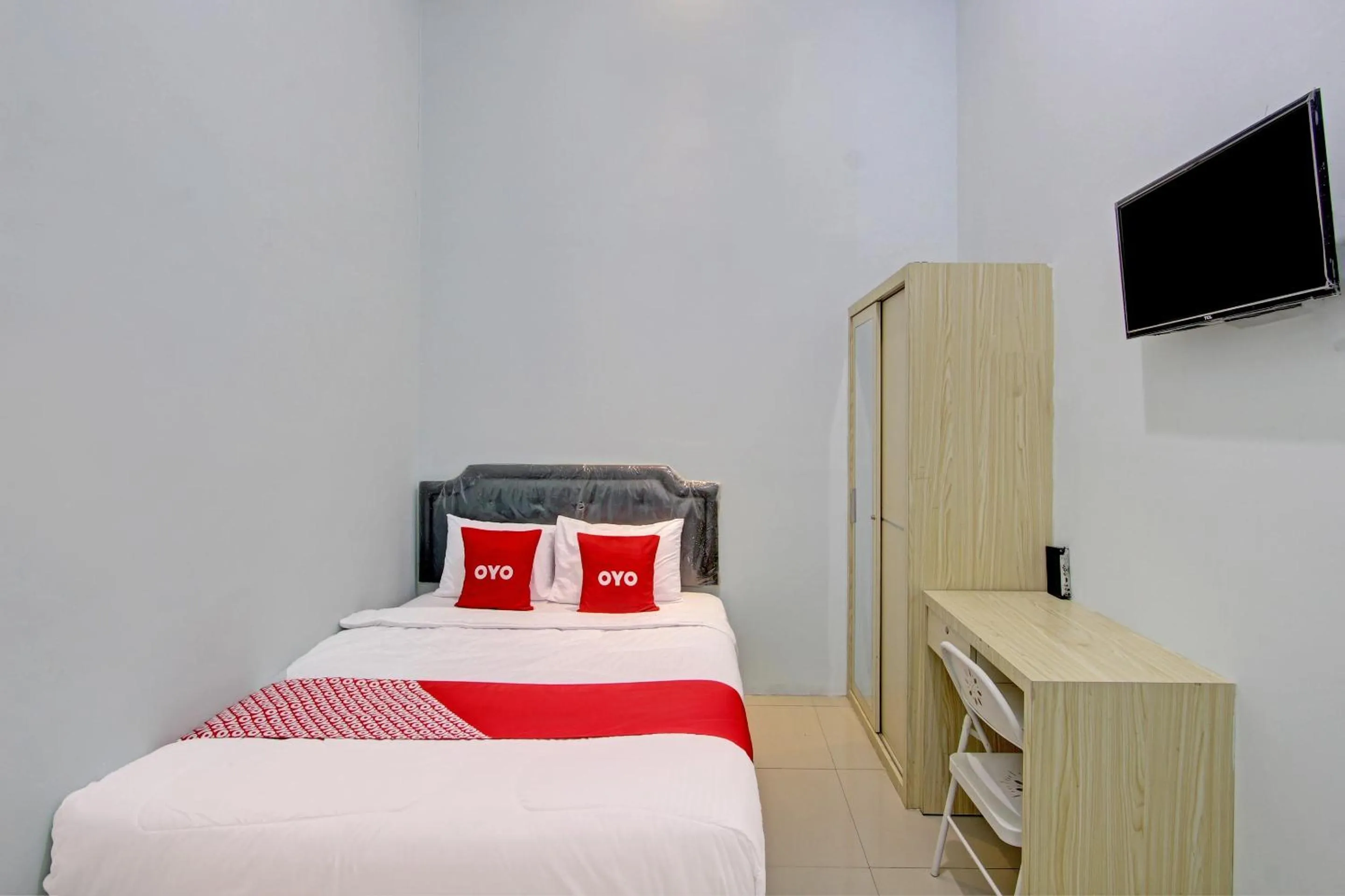 Bedroom, Bed in Hotel O New Puspa Residence