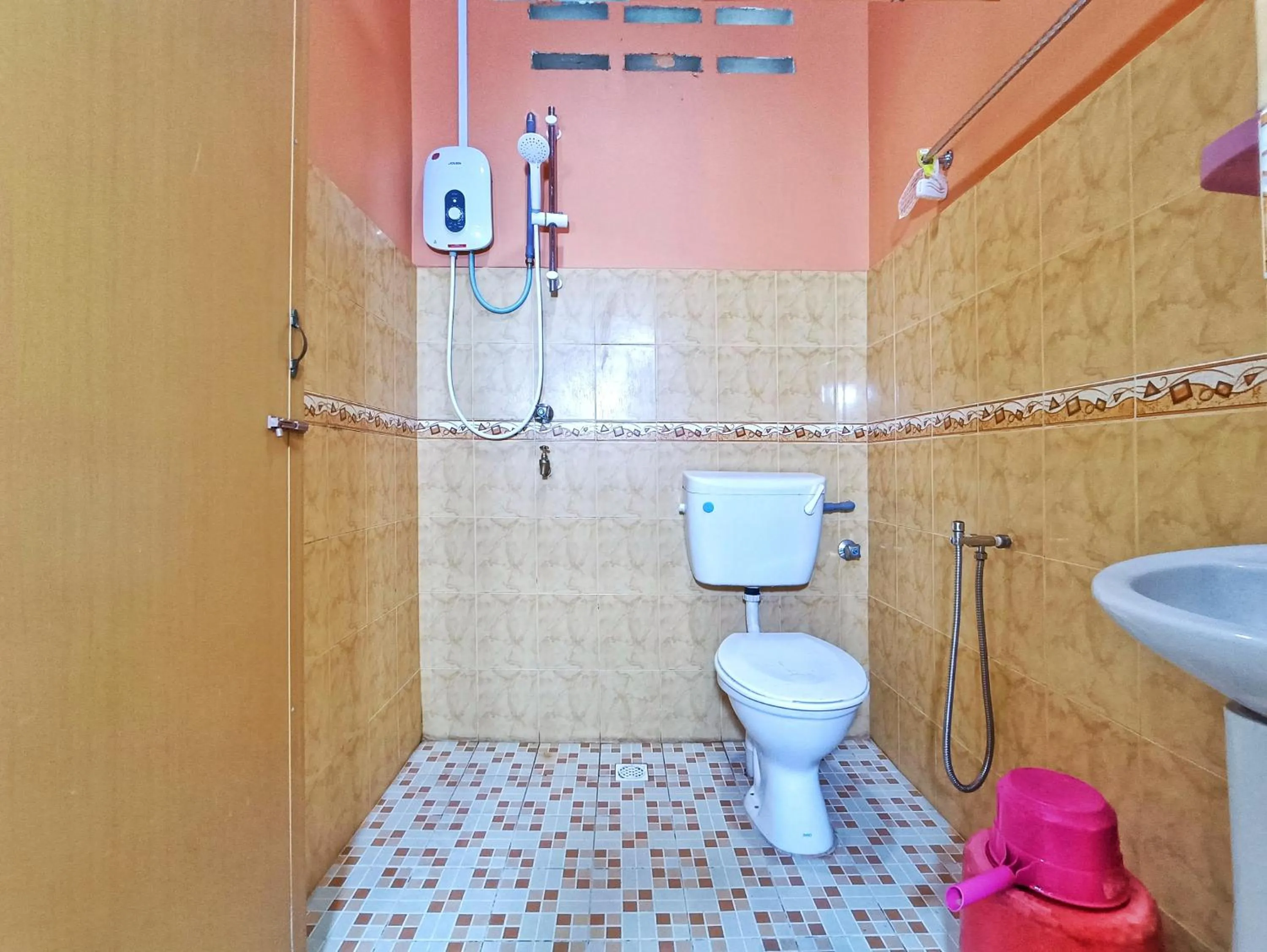 Shower in Chalet Yunie Marang by RVH