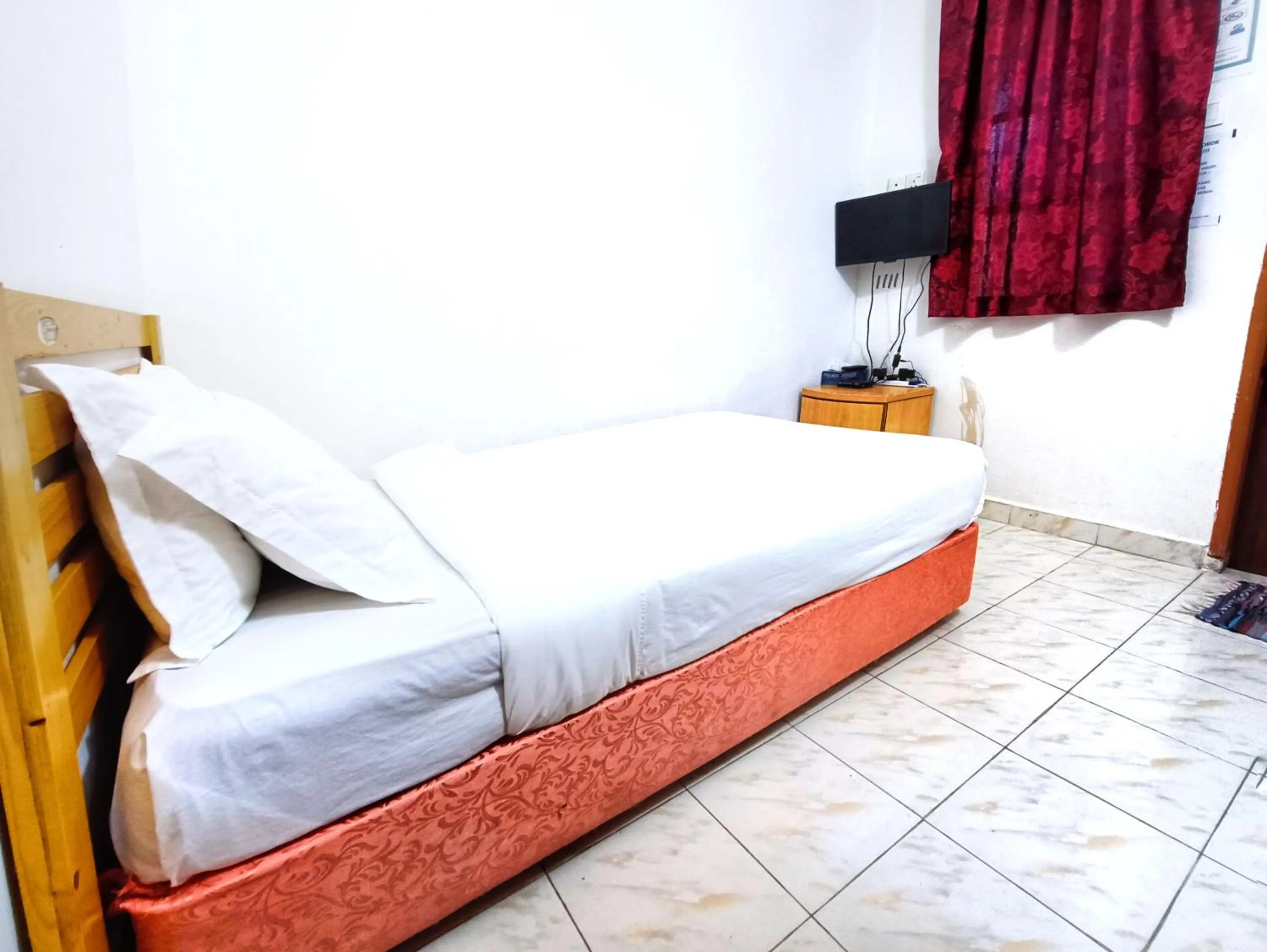 Bed in Chalet Yunie Marang by RVH