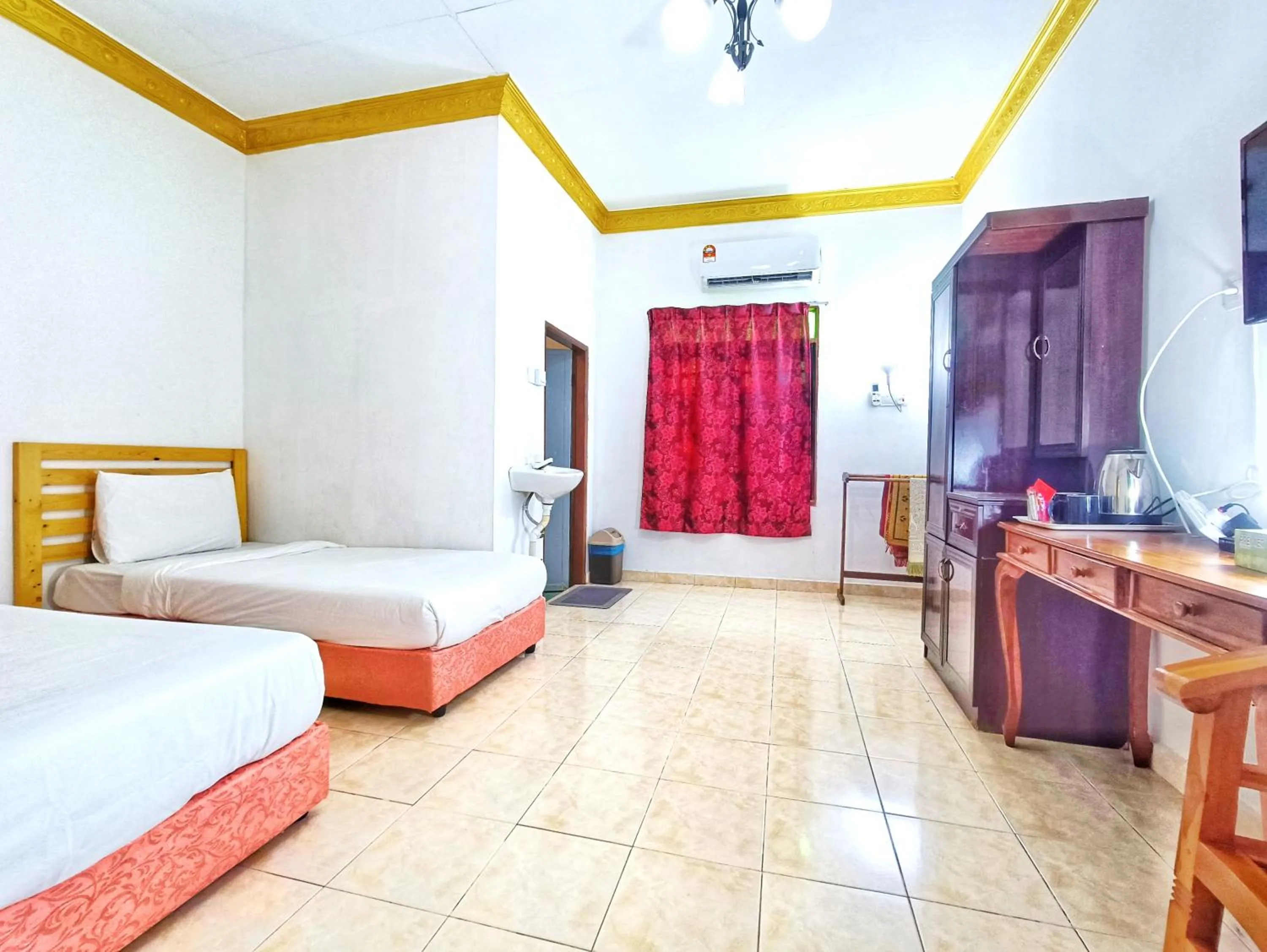 Bed in Chalet Yunie Marang by RVH