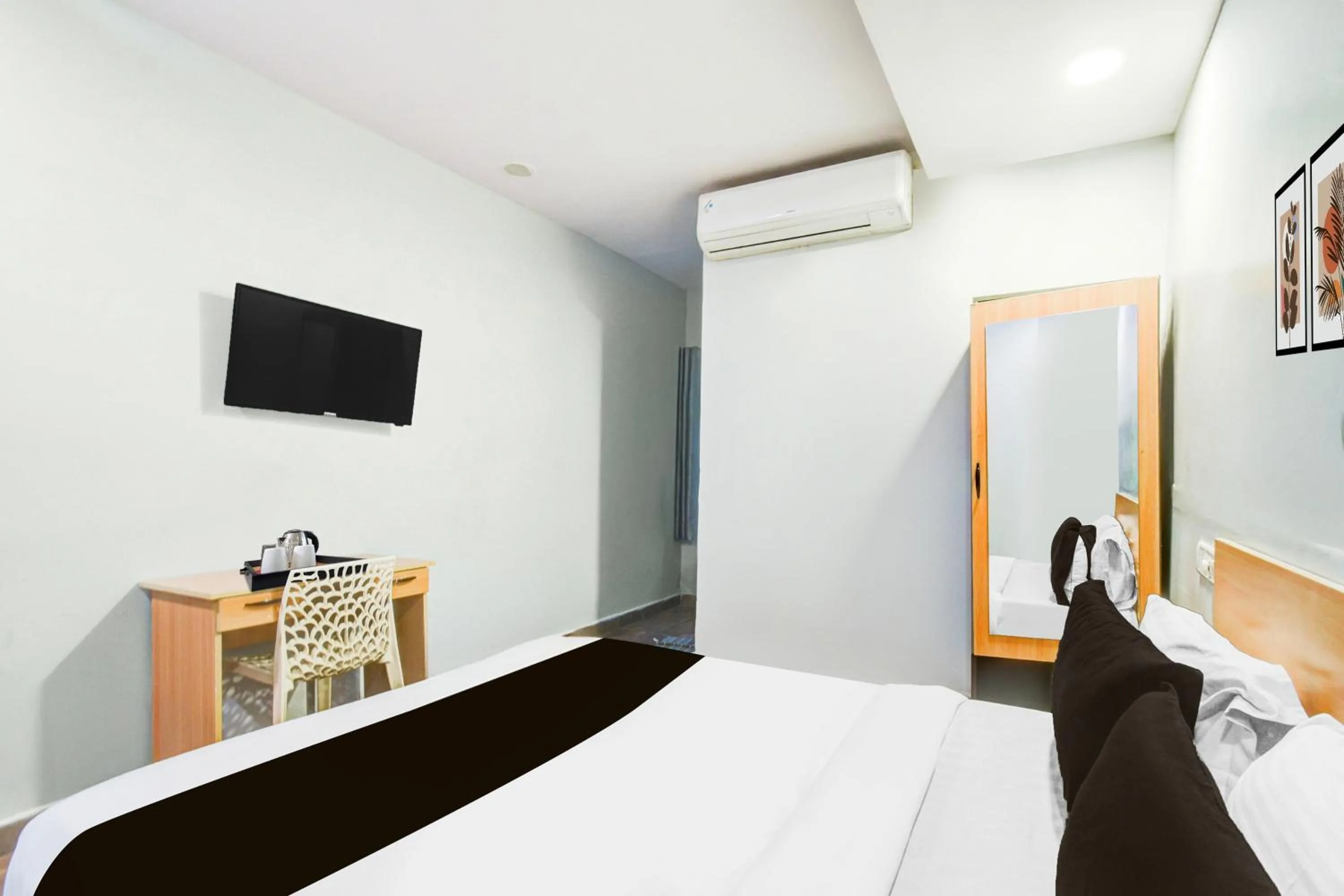 Bedroom, Bed in Super Collection O Malkajgiri