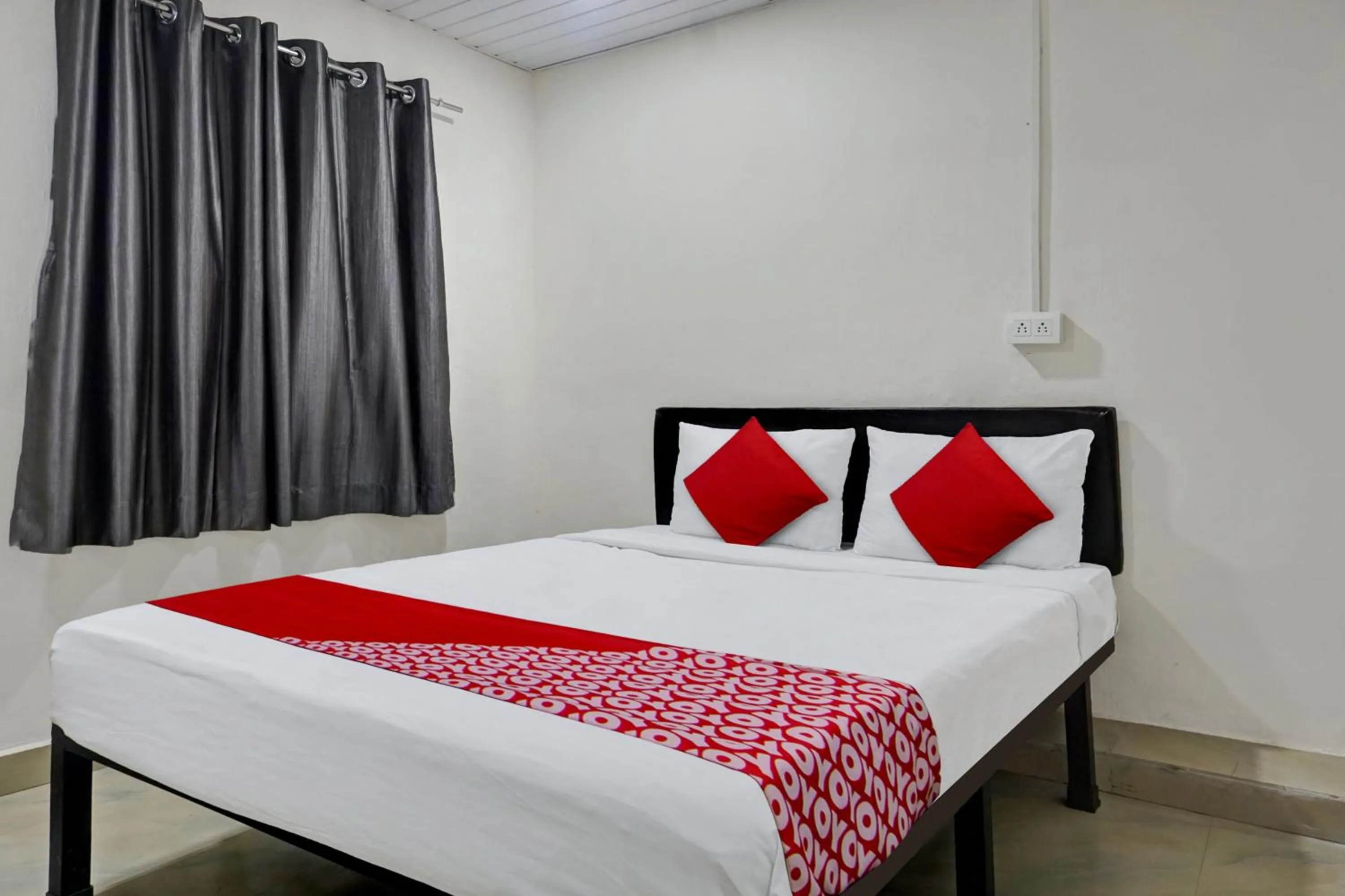 Bedroom, Bed in Hotel O Metro View